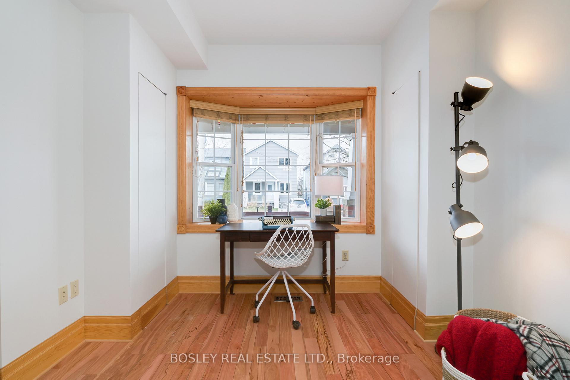 Photo 4 of 19 Epsom Avenue, Toronto, Woodbine-Lumsden — HOMEH