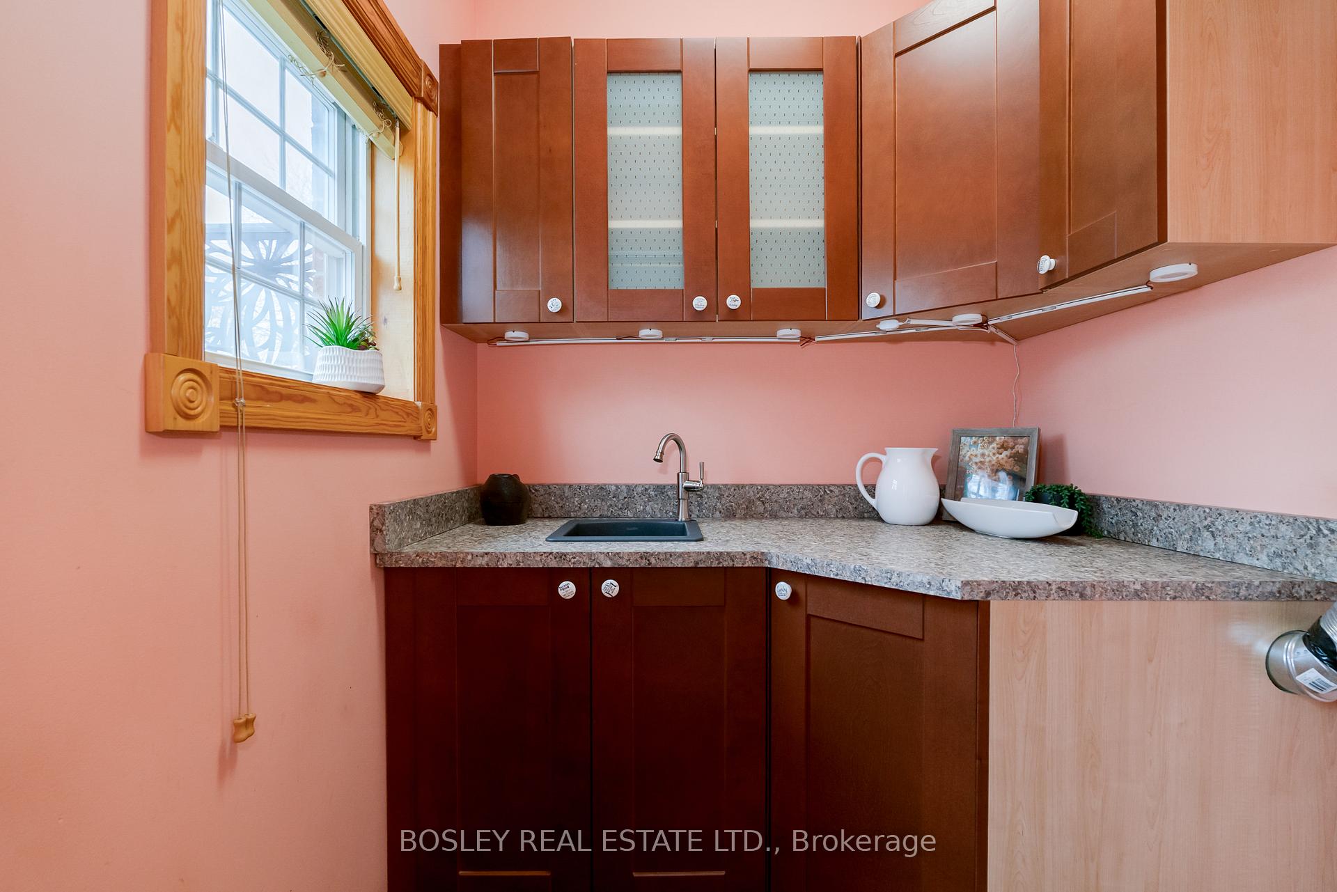 Photo 8 of 19 Epsom Avenue, Toronto, Woodbine-Lumsden — HOMEH