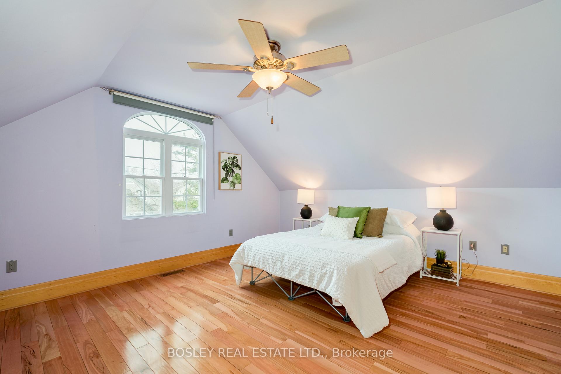 Photo 10 of 19 Epsom Avenue, Toronto, Woodbine-Lumsden — HOMEH
