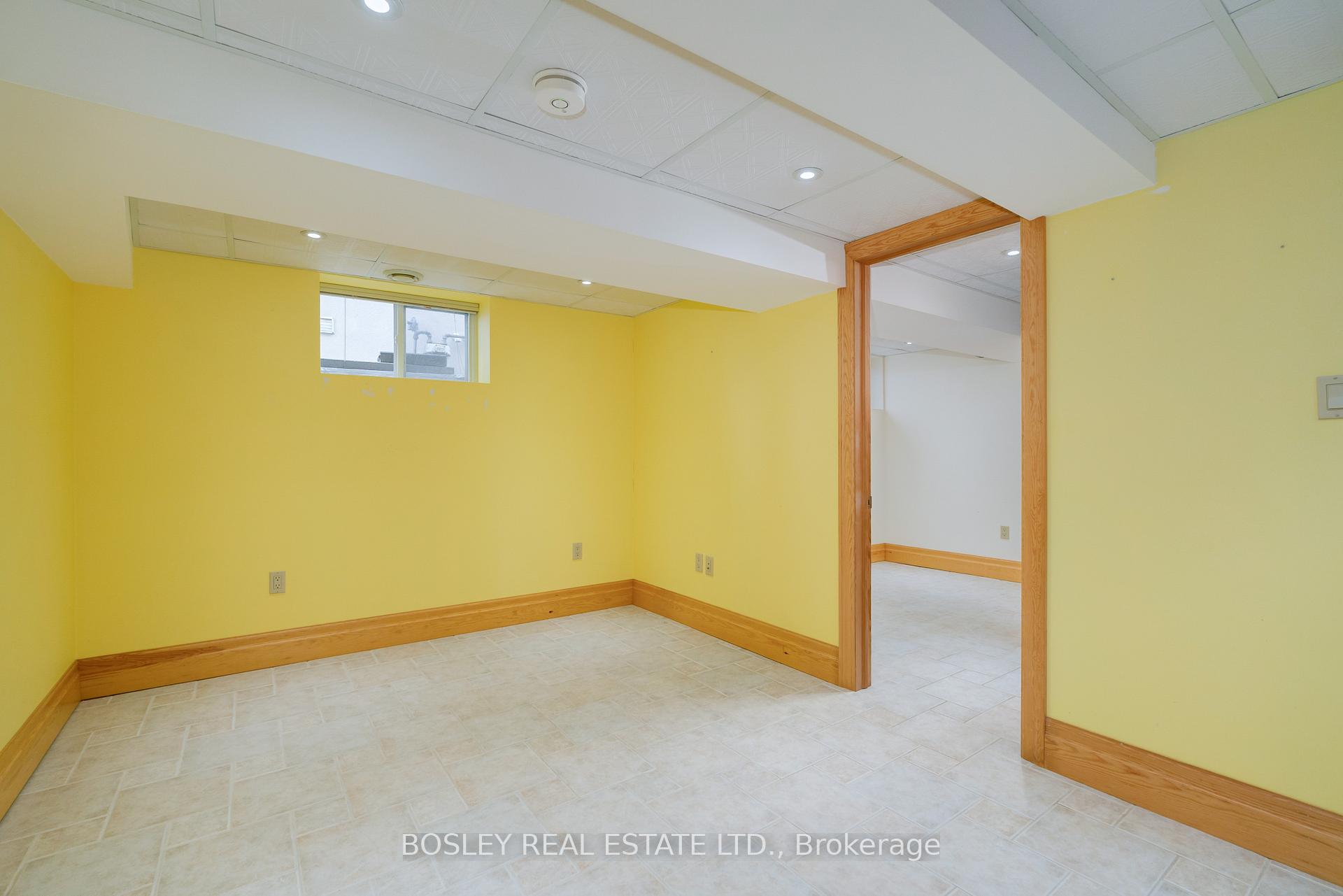 Photo 16 of 19 Epsom Avenue, Toronto, Woodbine-Lumsden — HOMEH