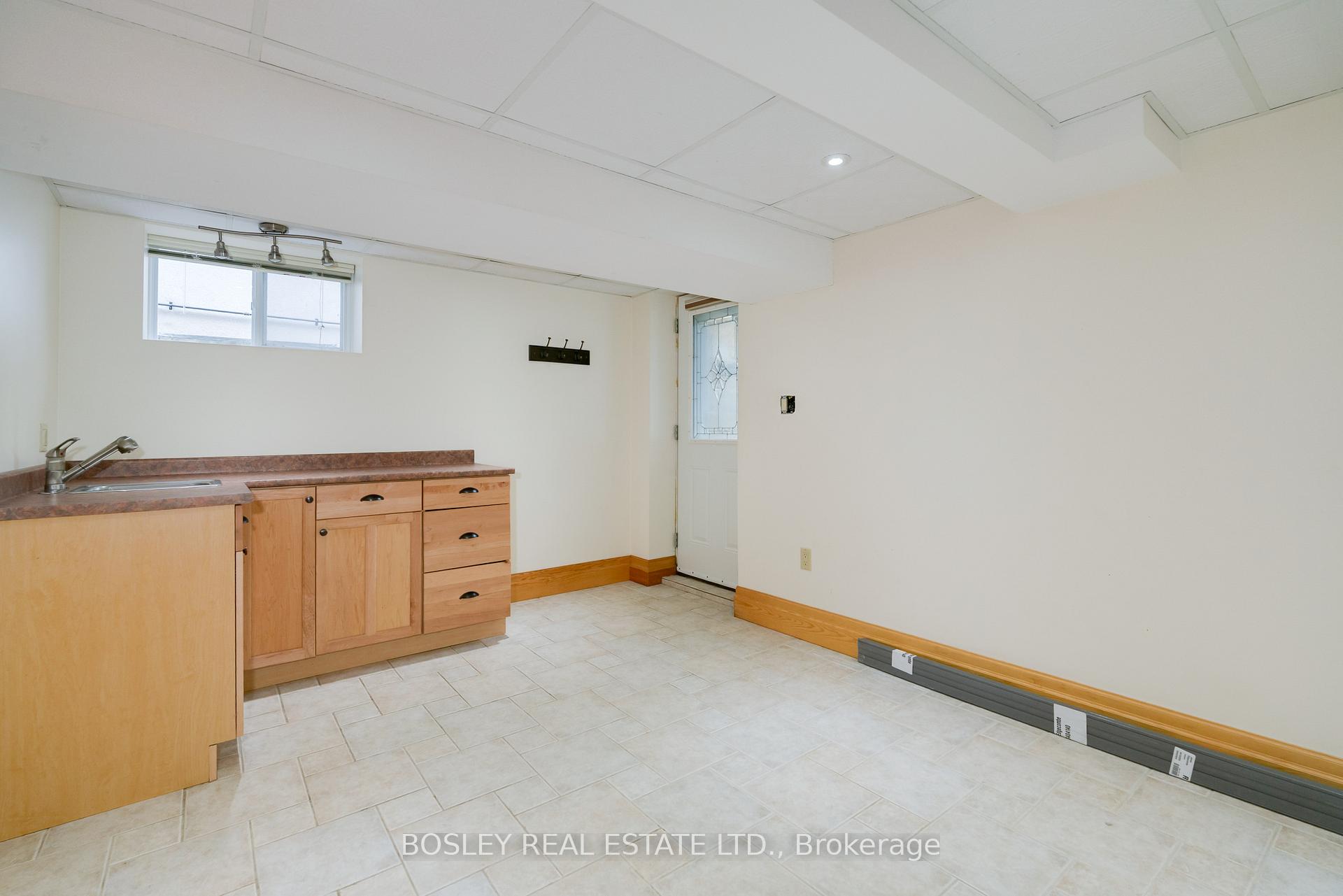 Photo 20 of 19 Epsom Avenue, Toronto, Woodbine-Lumsden — HOMEH