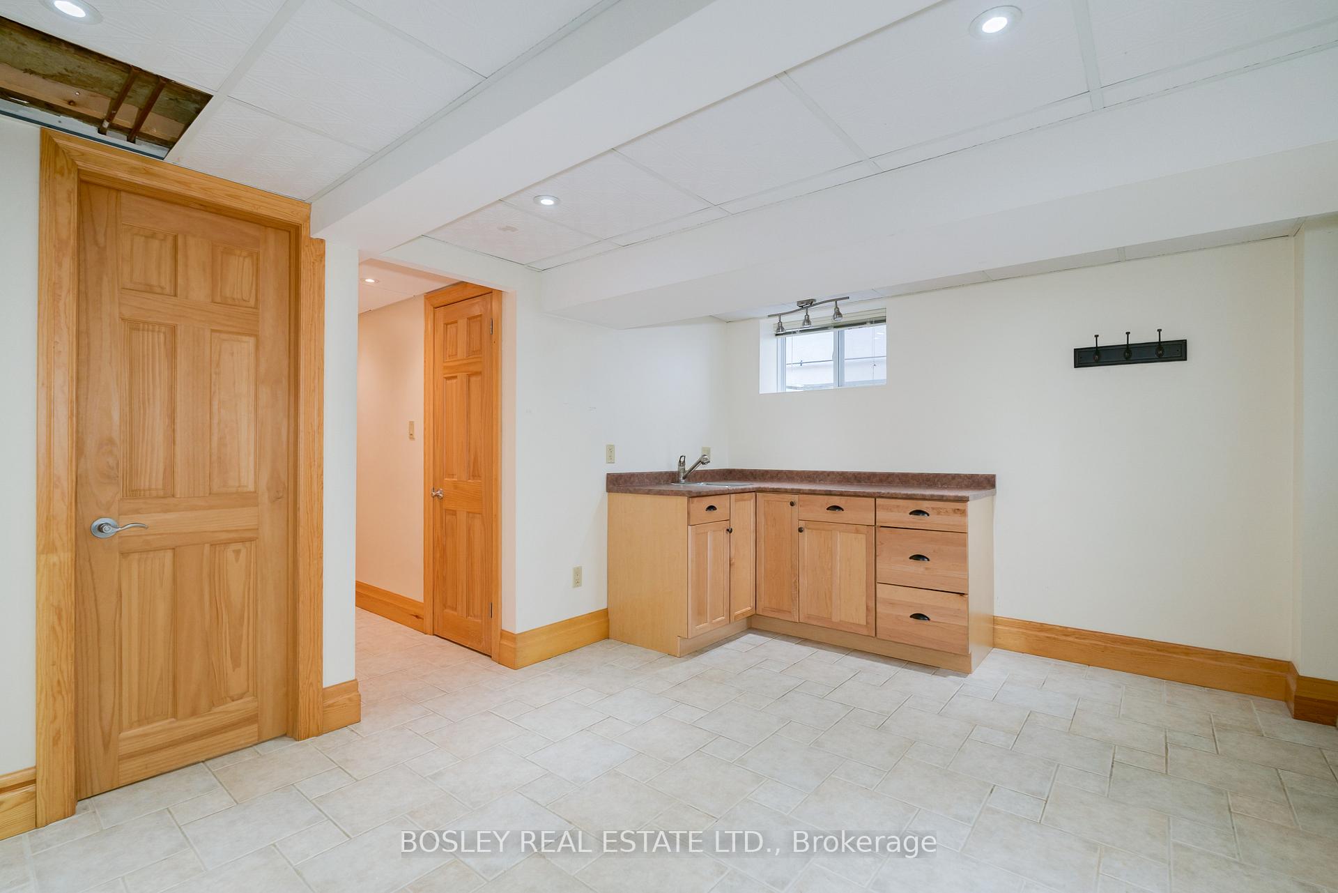 Photo 21 of 19 Epsom Avenue, Toronto, Woodbine-Lumsden — HOMEH