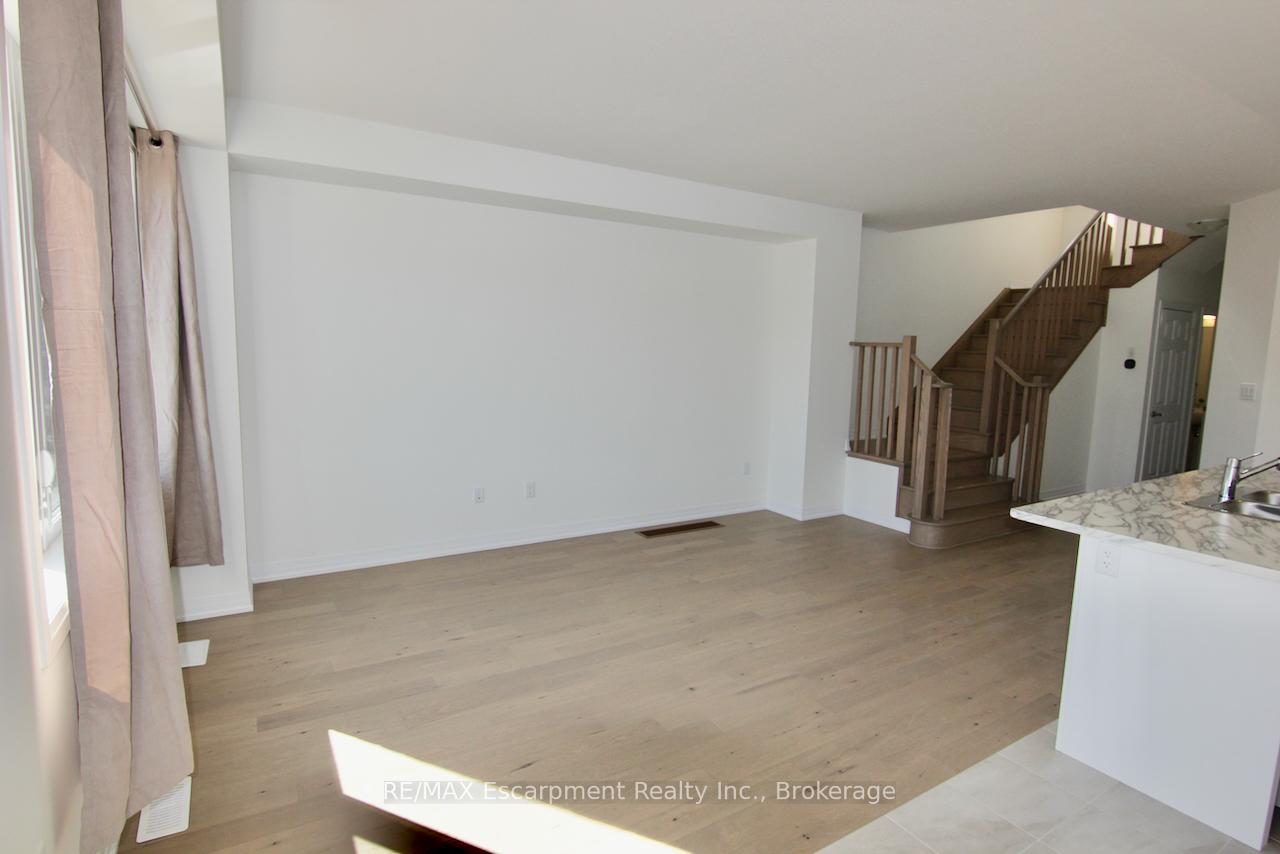 Photo 3 of 261 Velvet Way, Thorold, Rolling Meadows — HOMEH