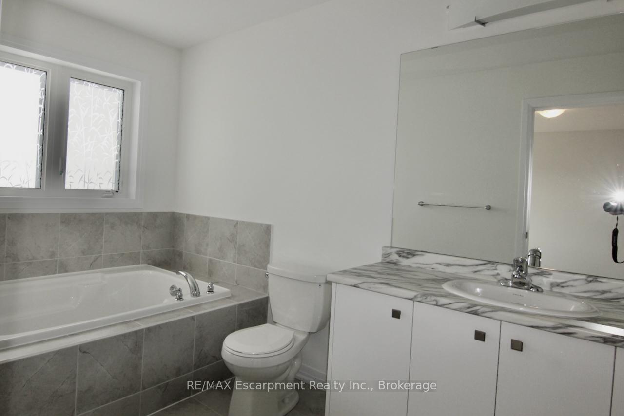 Photo 13 of 261 Velvet Way, Thorold, Rolling Meadows — HOMEH