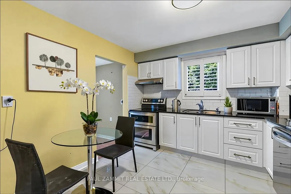 Photo 7 of 175 Simonston Boulevard, Markham, German Mills — HOMEH