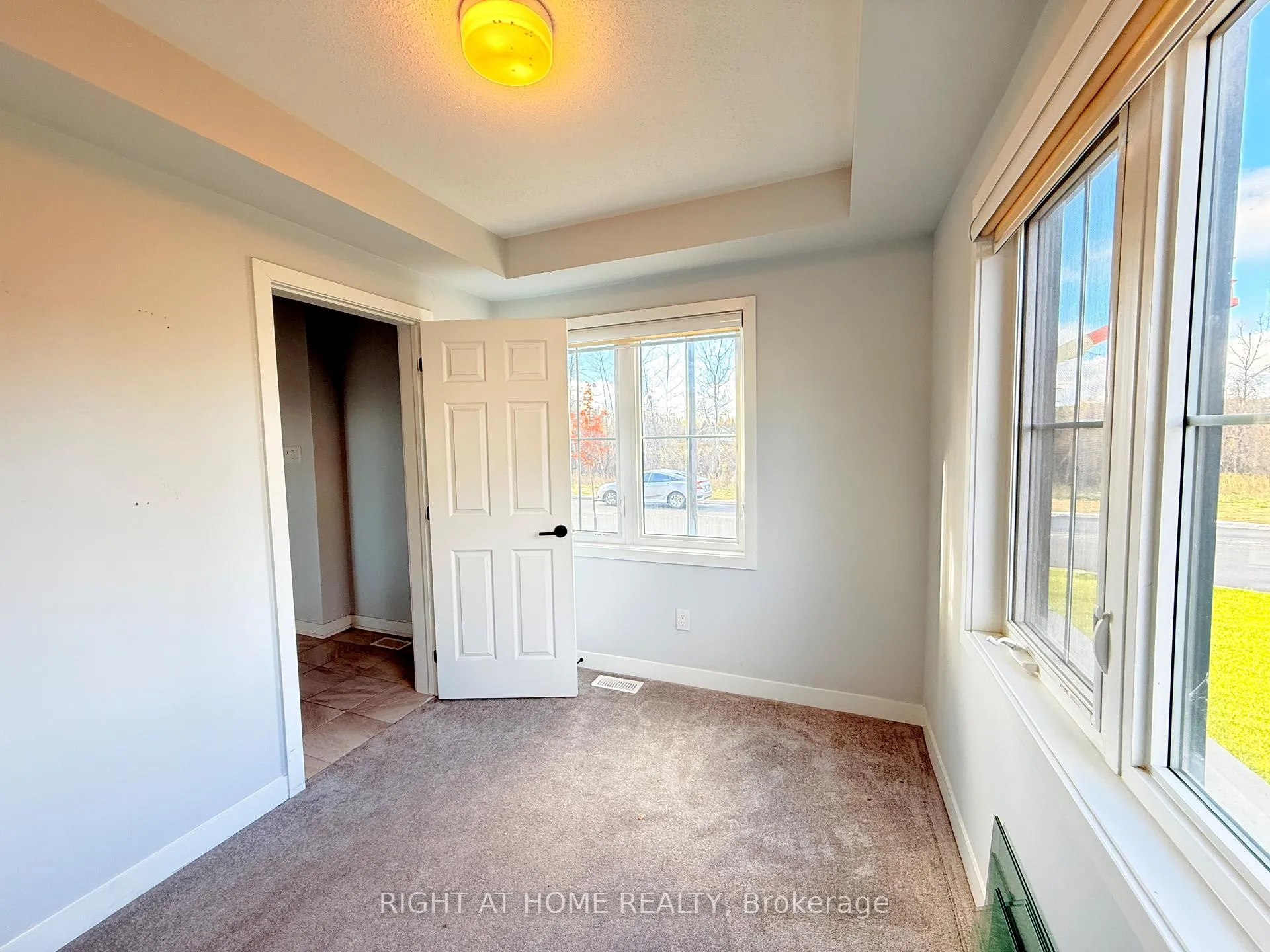 Photo 7 of 63 Stitch Mews, Ottawa, Goulbourn Twp From Franktown Rd/South To Rideau — HOMEH