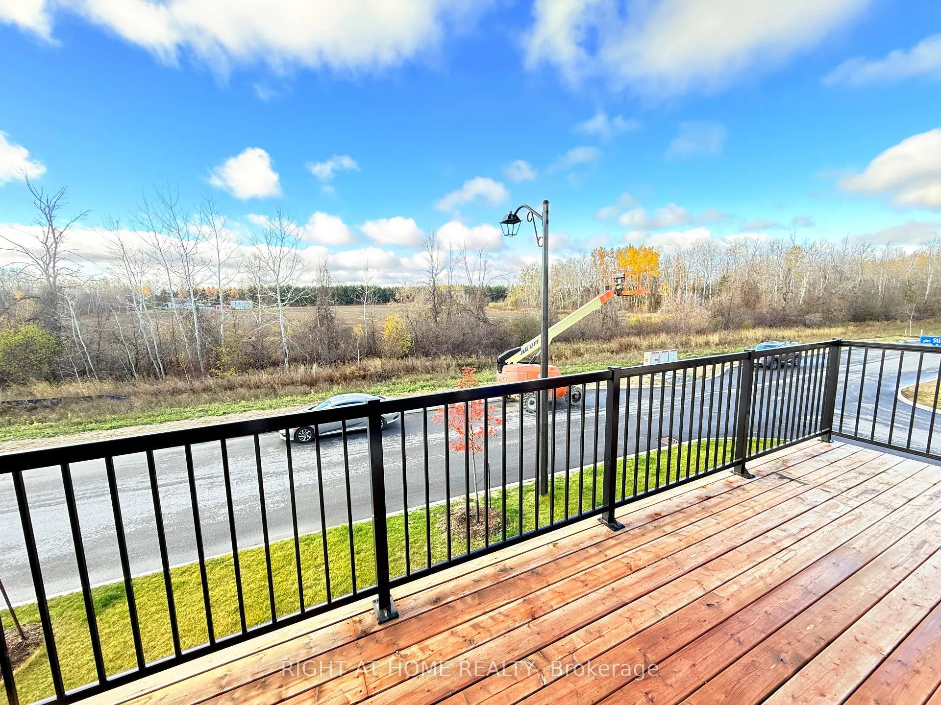 Photo 9 of 63 Stitch Mews, Ottawa, Goulbourn Twp From Franktown Rd/South To Rideau — HOMEH