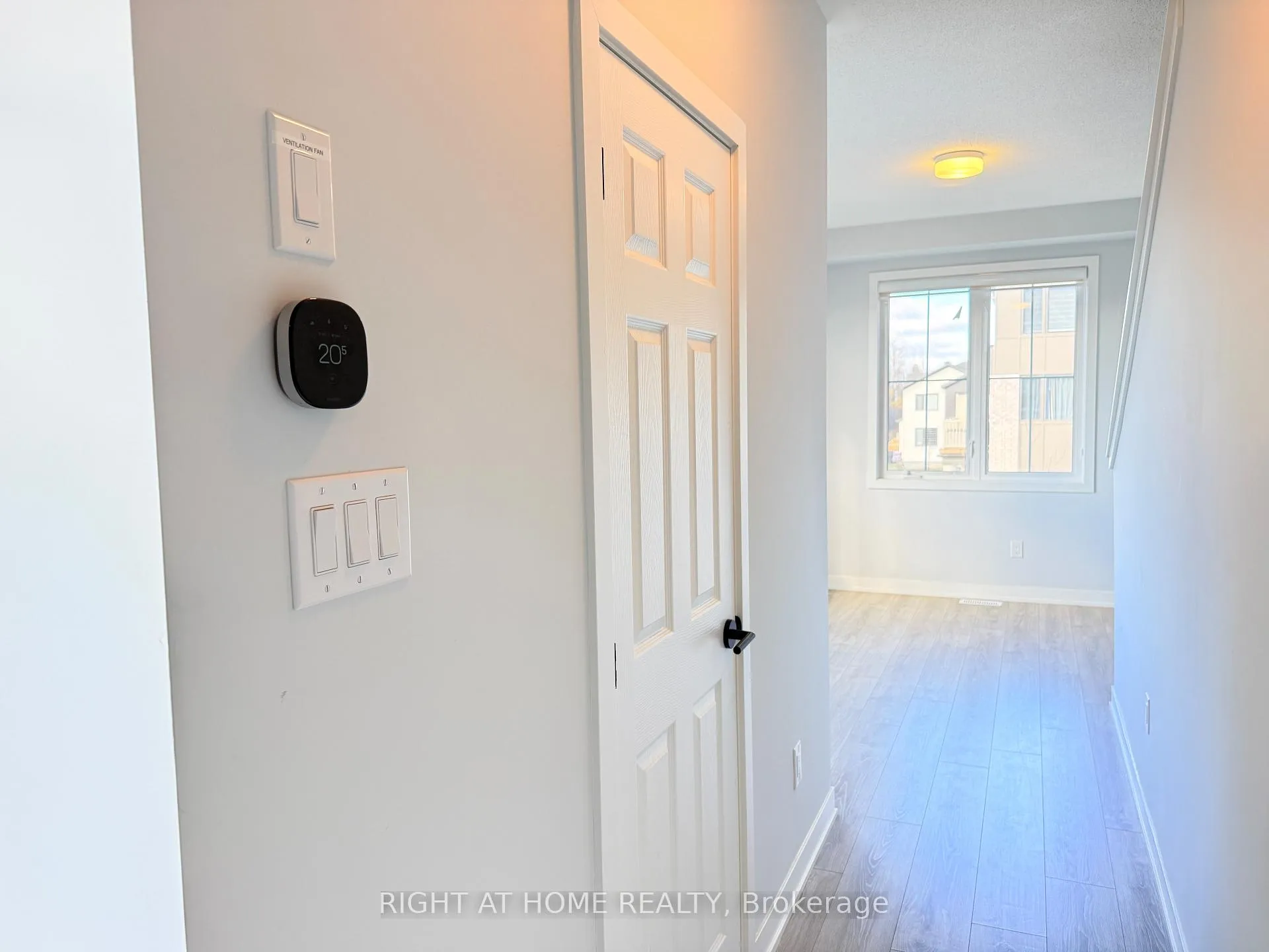 Photo 10 of 63 Stitch Mews, Ottawa, Goulbourn Twp From Franktown Rd/South To Rideau — HOMEH