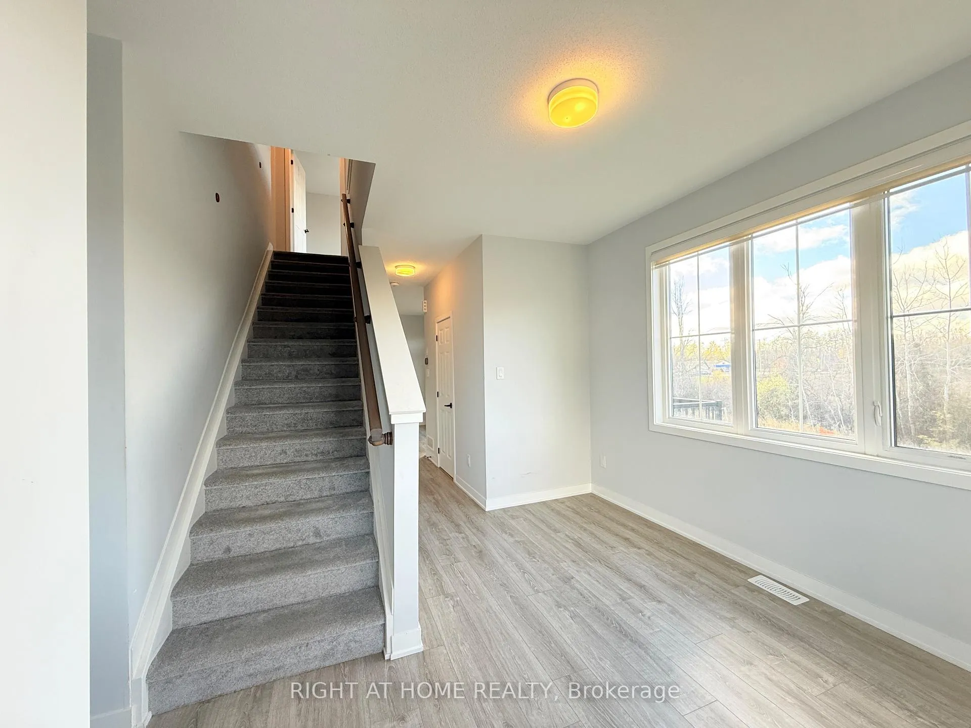 Photo 12 of 63 Stitch Mews, Ottawa, Goulbourn Twp From Franktown Rd/South To Rideau — HOMEH