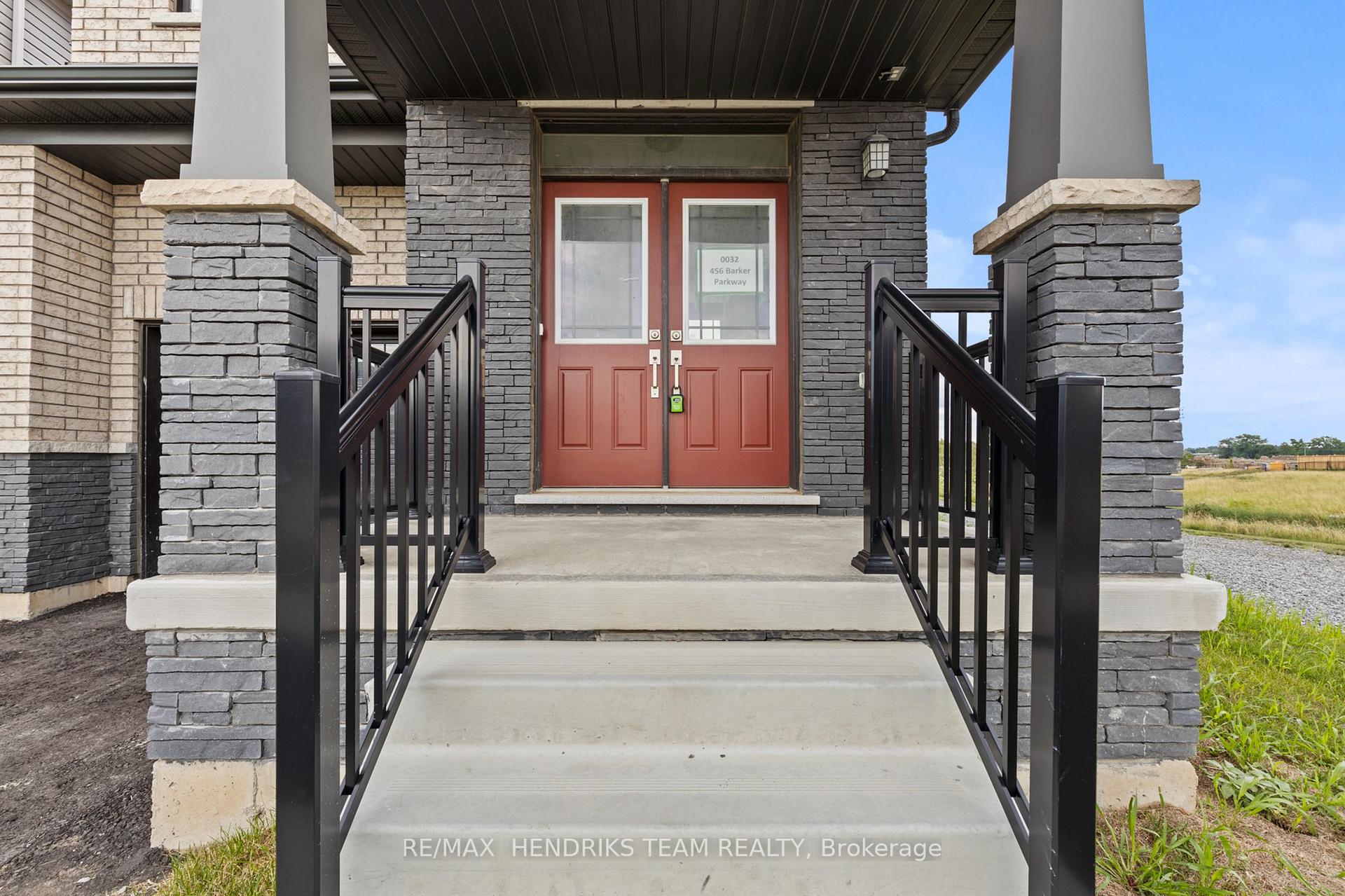 Photo 4 of 456 Barker Parkway, Thorold, Rolling Meadows — HOMEH