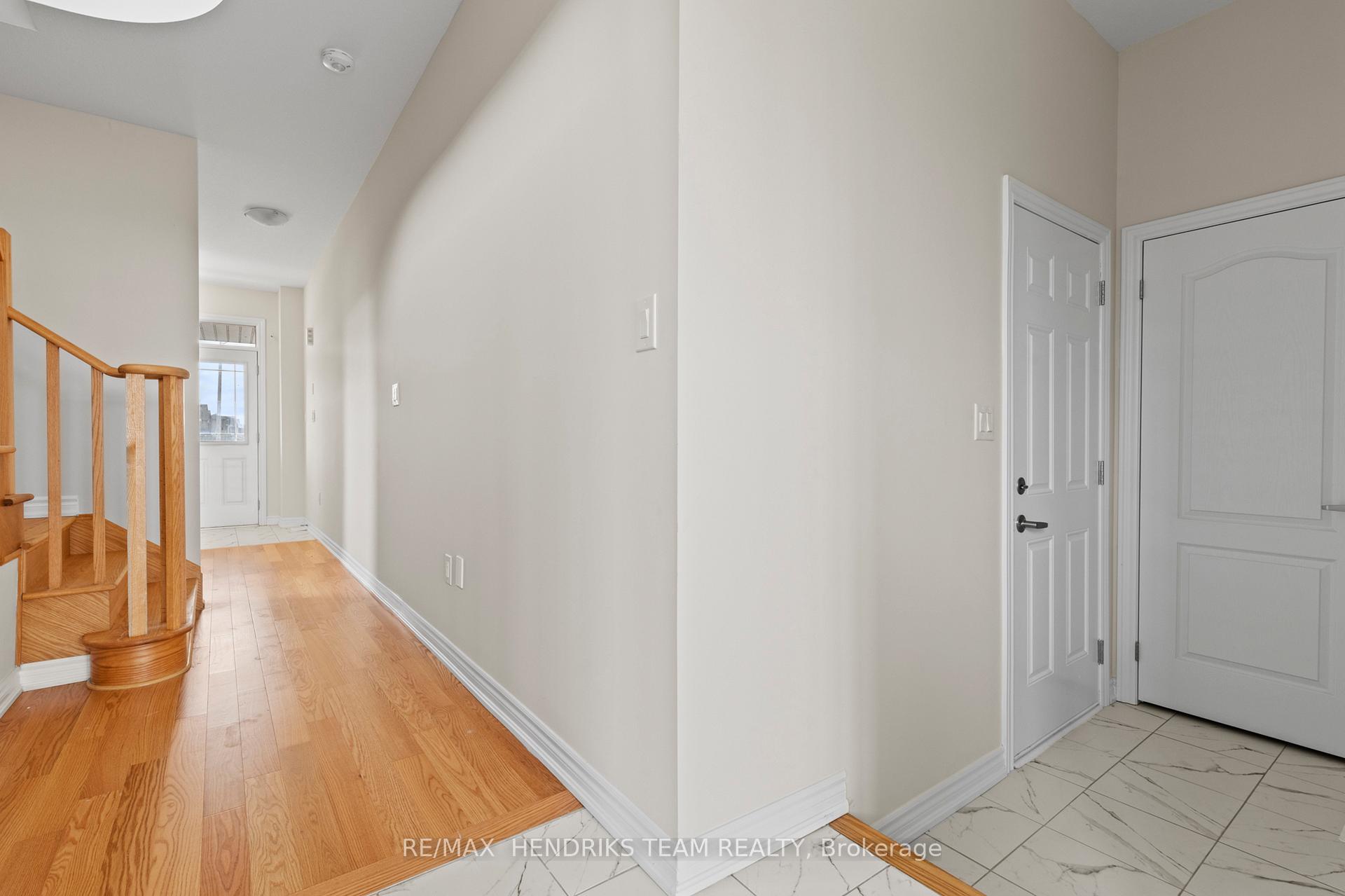 Photo 5 of 456 Barker Parkway, Thorold, Rolling Meadows — HOMEH