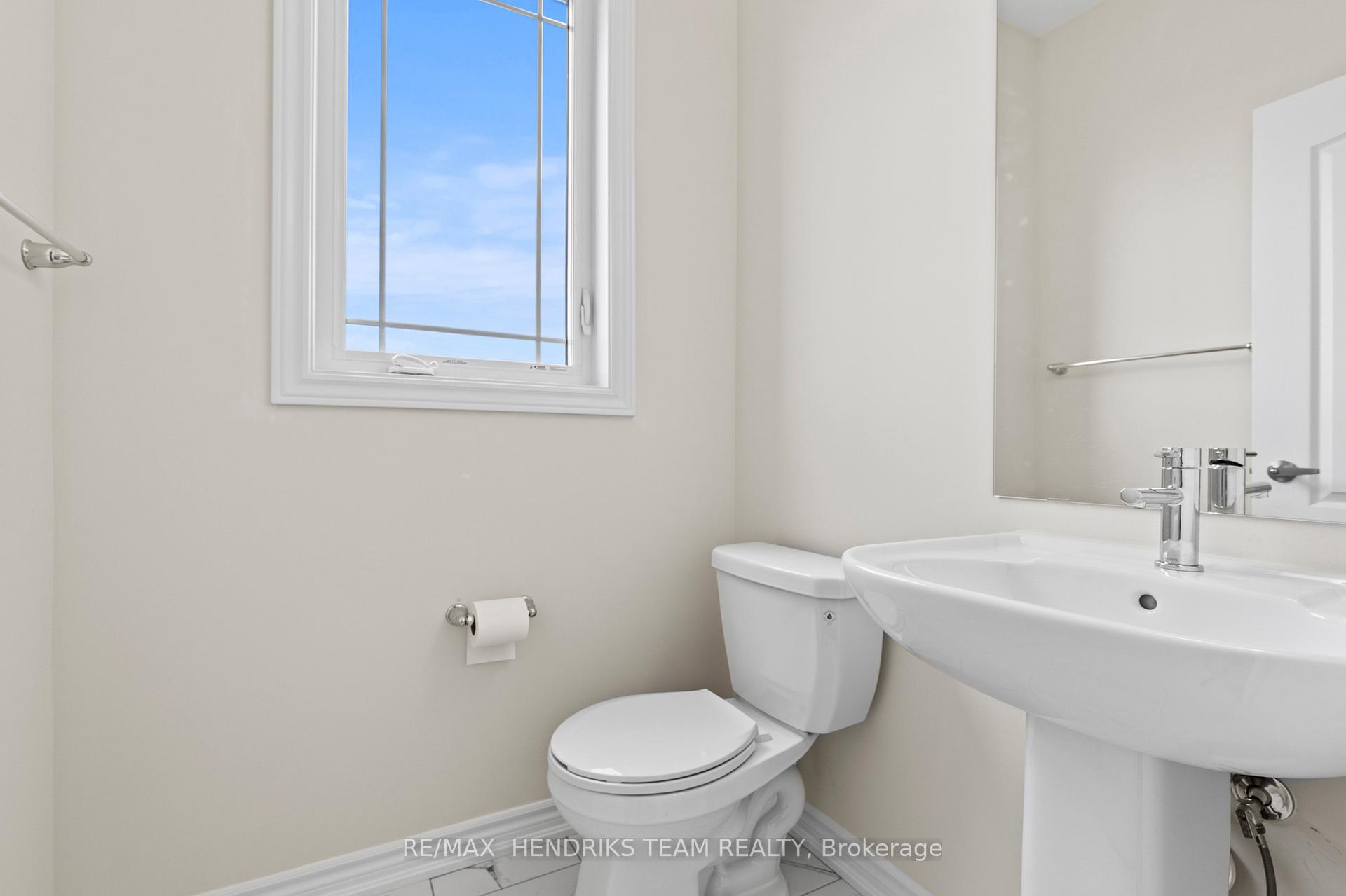 Photo 12 of 456 Barker Parkway, Thorold, Rolling Meadows — HOMEH