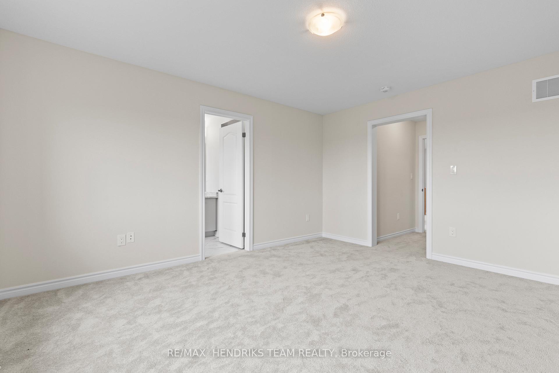 Photo 13 of 456 Barker Parkway, Thorold, Rolling Meadows — HOMEH