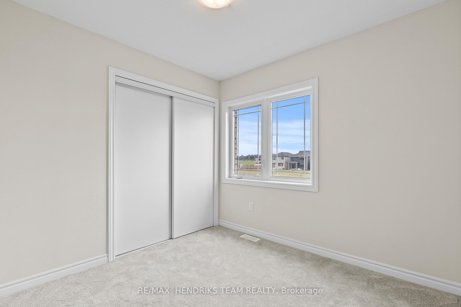 Photo 19 of 456 Barker Parkway, Thorold, Rolling Meadows — HOMEH