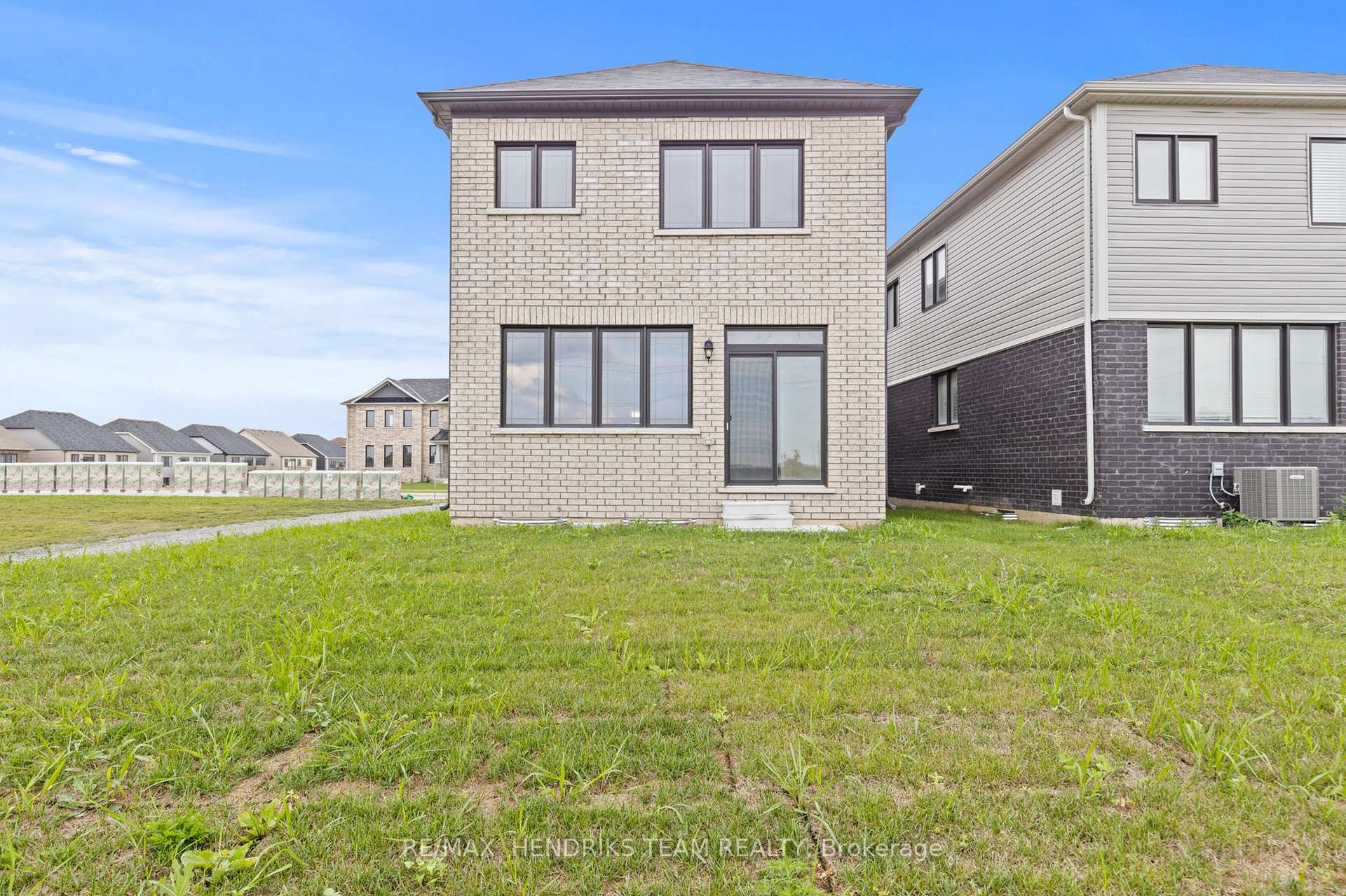 Photo 23 of 456 Barker Parkway, Thorold, Rolling Meadows — HOMEH