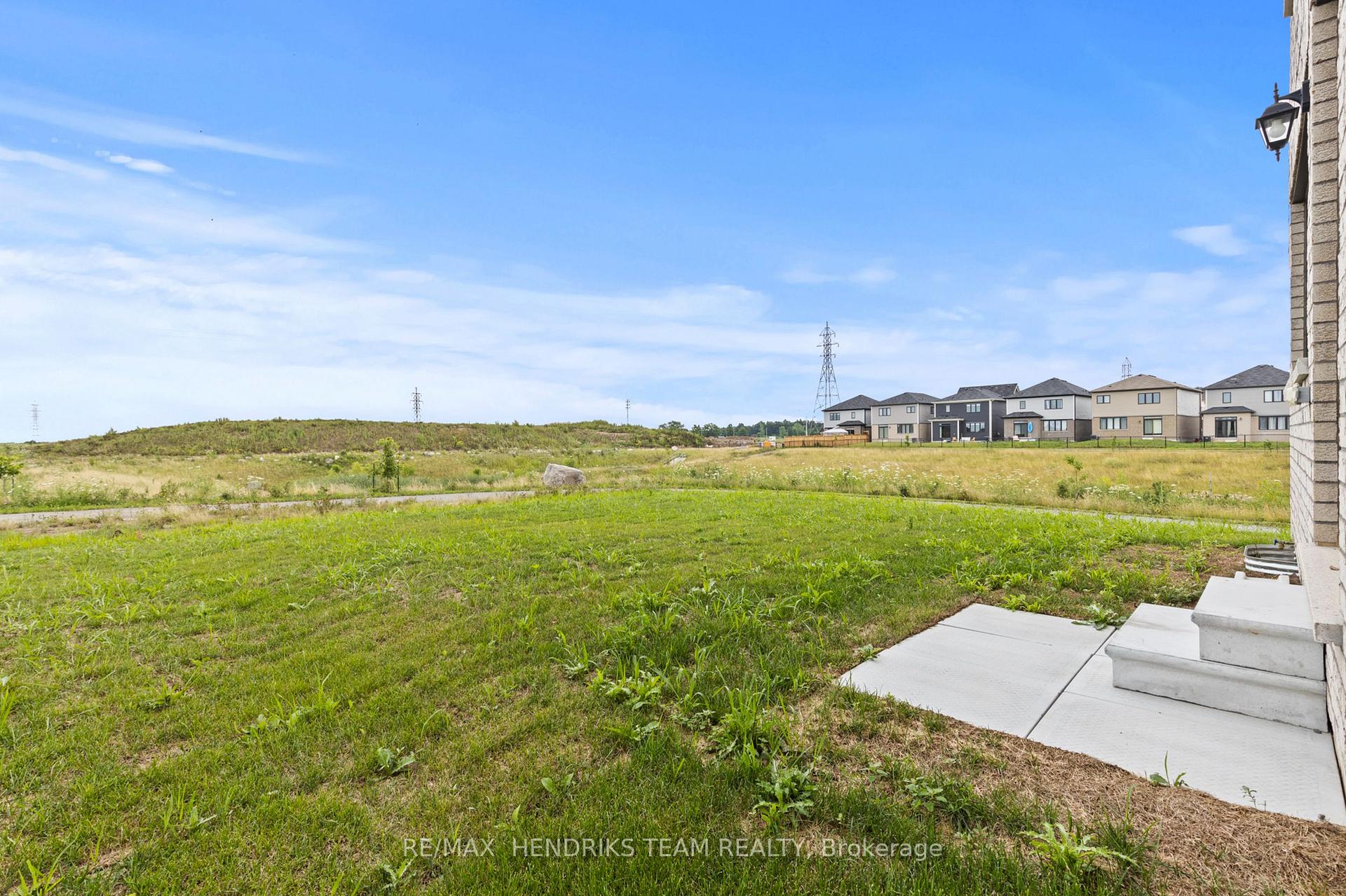 Photo 24 of 456 Barker Parkway, Thorold, Rolling Meadows — HOMEH