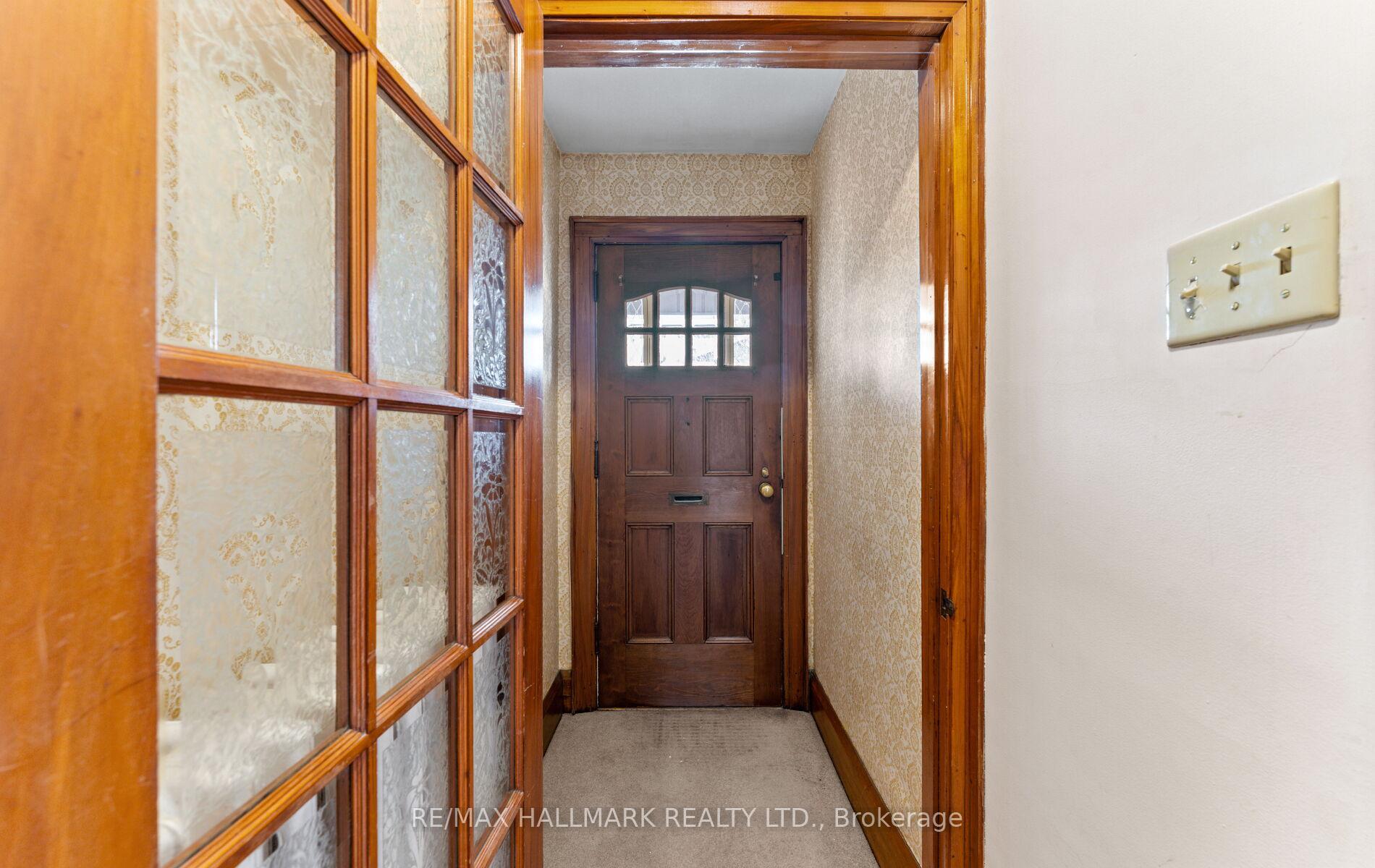 Photo 5 of 21 Kings Park Boulevard, Toronto, Danforth Village-East York — HOMEH