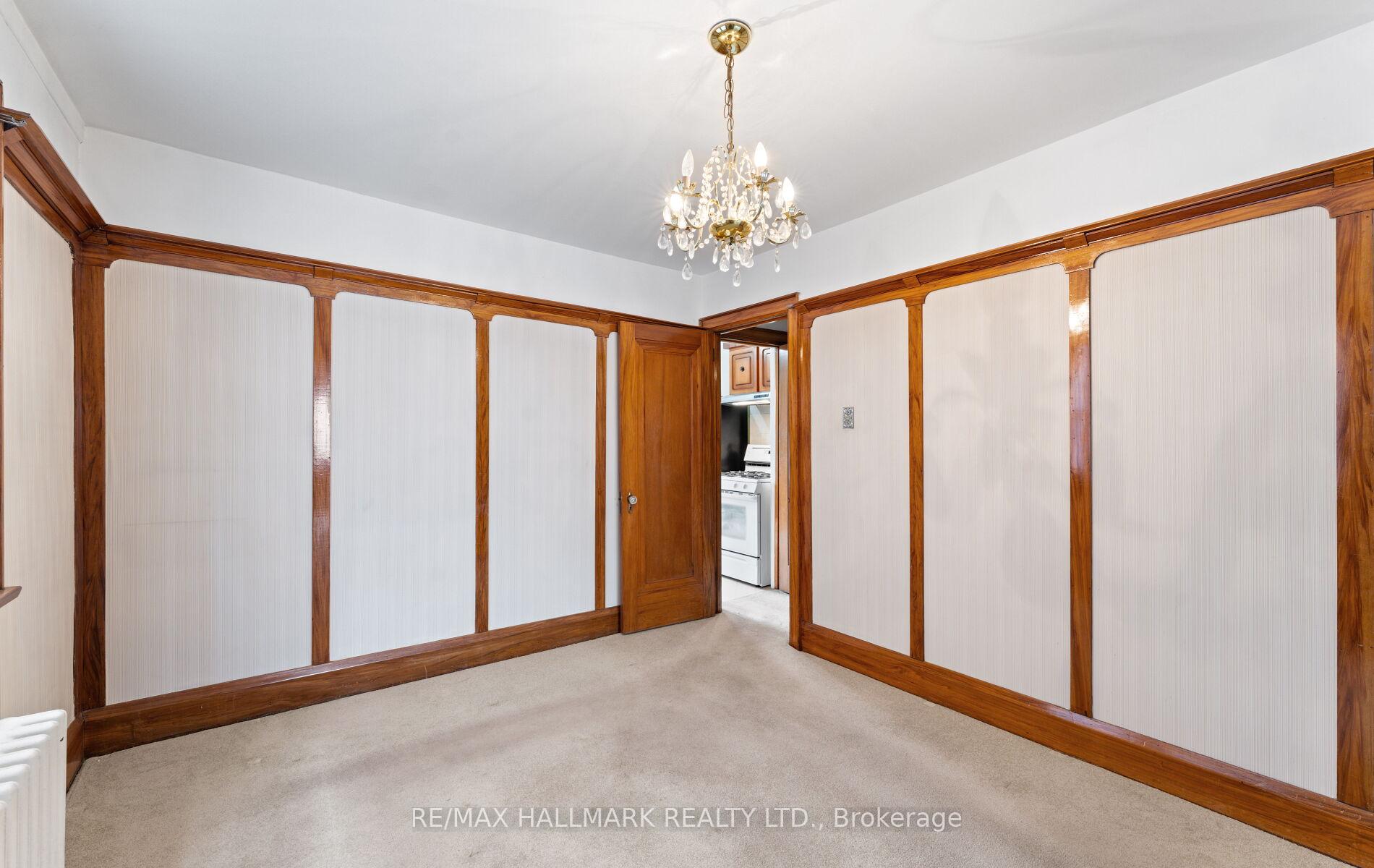 Photo 10 of 21 Kings Park Boulevard, Toronto, Danforth Village-East York — HOMEH