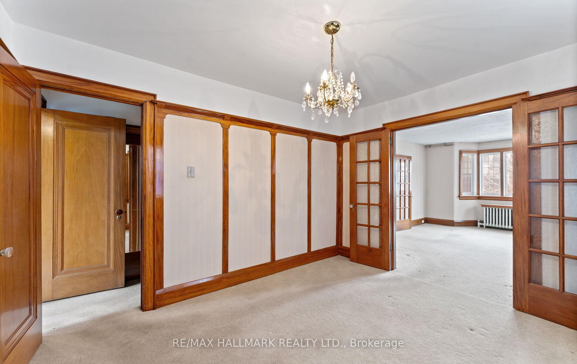 Photo 12 of 21 Kings Park Boulevard, Toronto, Danforth Village-East York — HOMEH