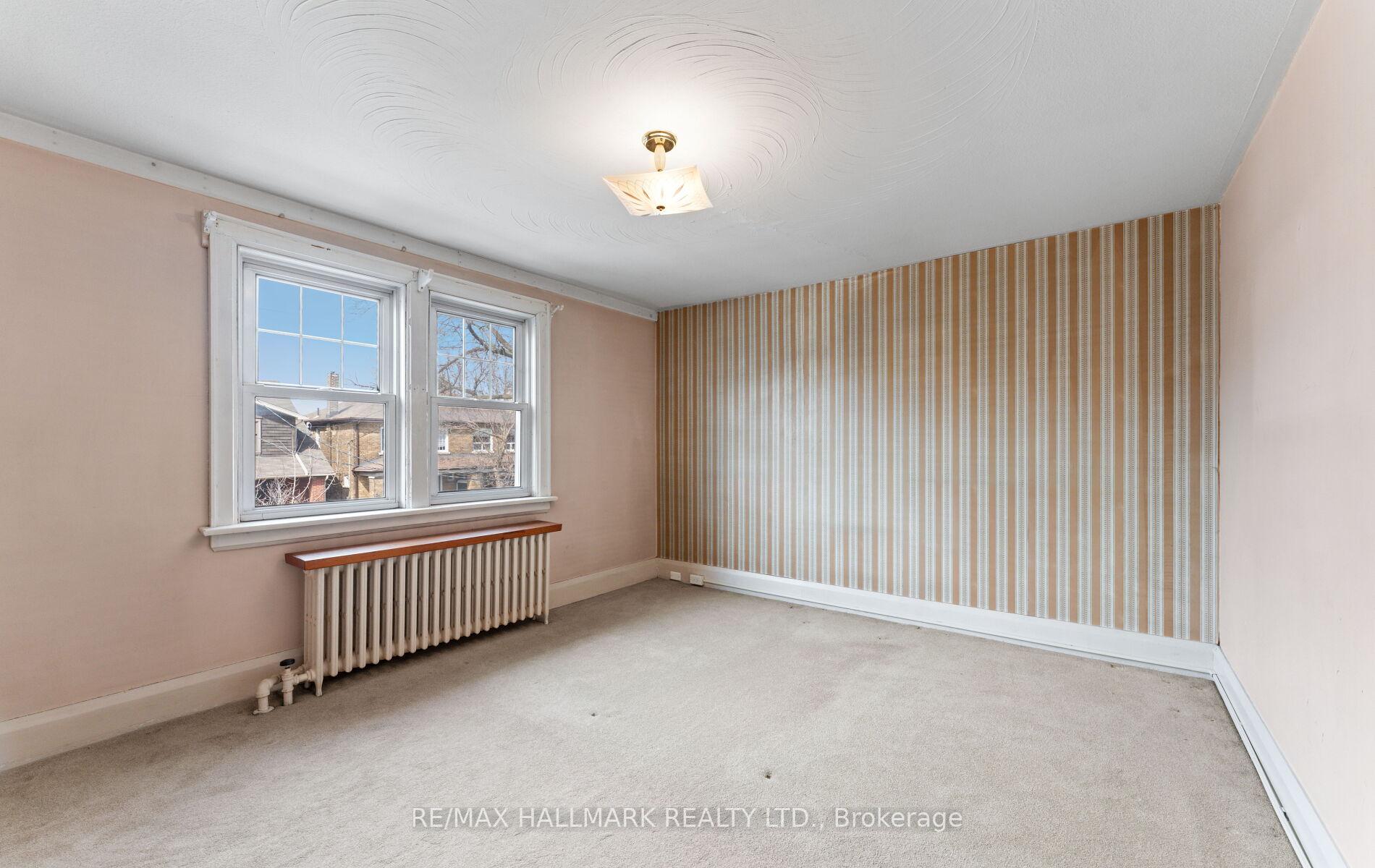 Photo 25 of 21 Kings Park Boulevard, Toronto, Danforth Village-East York — HOMEH