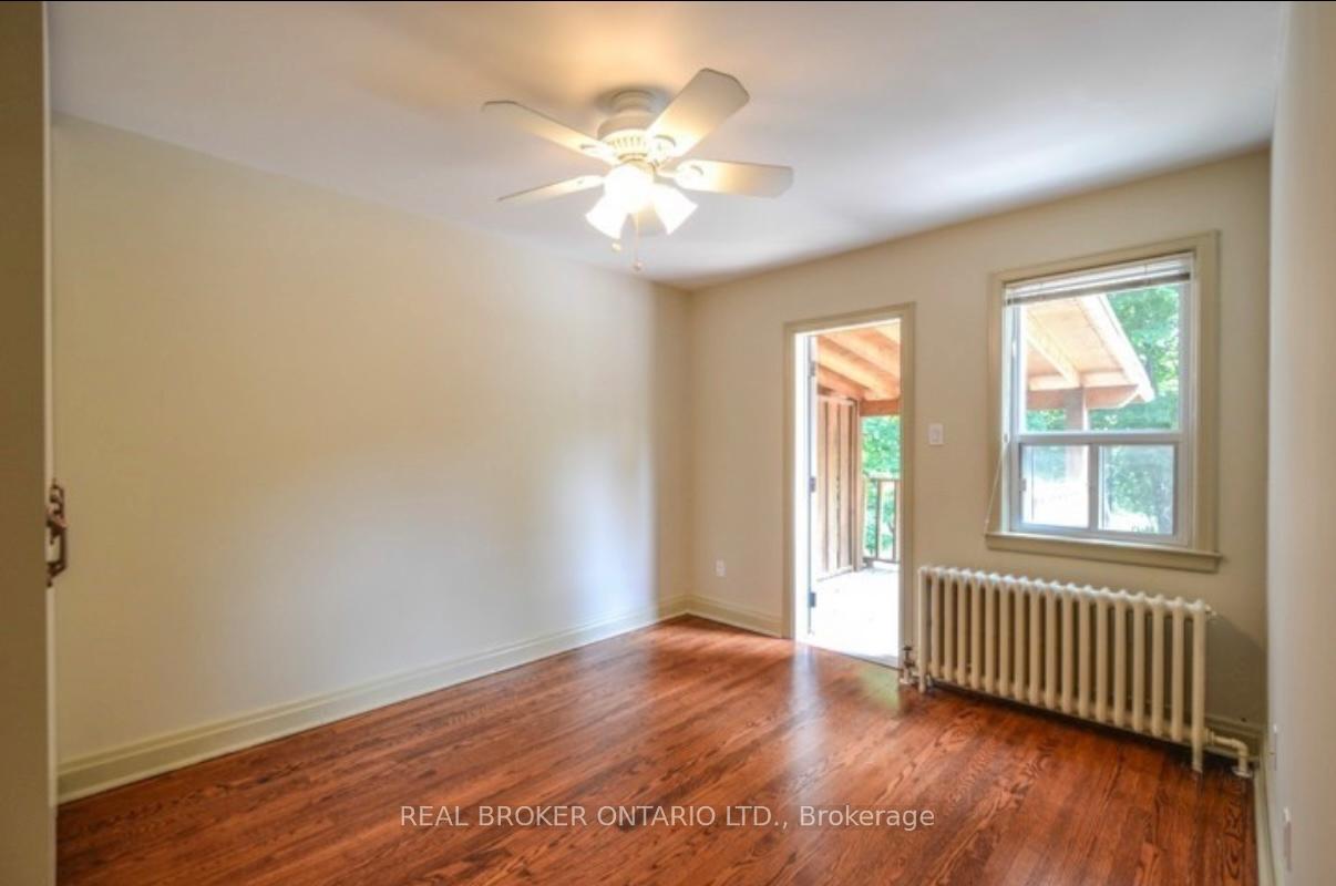 Photo 7 of Unit #Upper, 6 Oriole Crescent, Toronto, Yonge-St. Clair — HOMEH