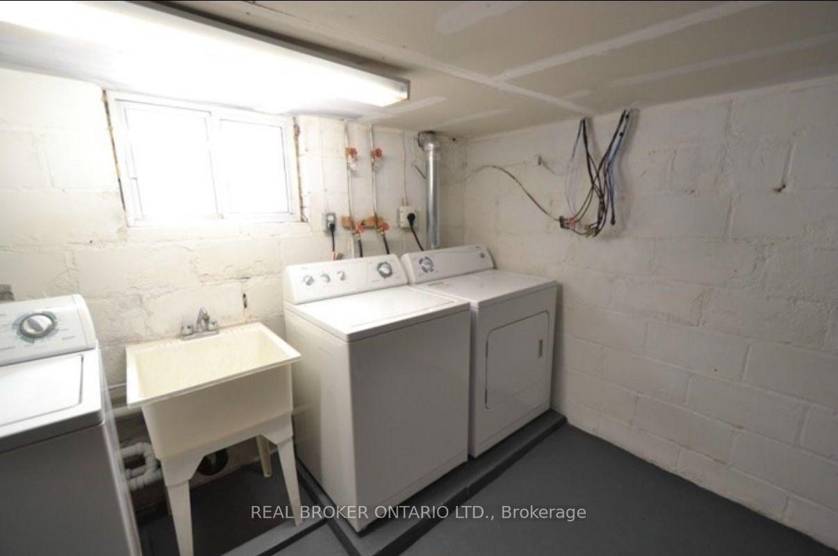 Photo 9 of Unit #Upper, 6 Oriole Crescent, Toronto, Yonge-St. Clair — HOMEH