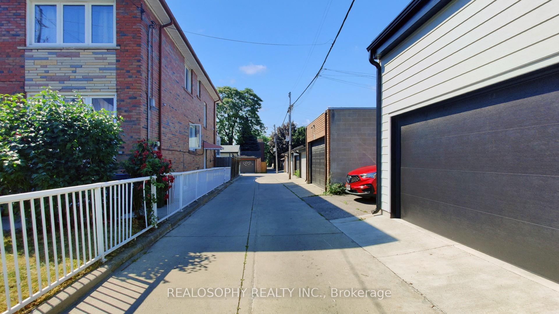 Photo 2 of Unit Lower, 449A Brock Avenue, Toronto, Dufferin Grove — HOMEH