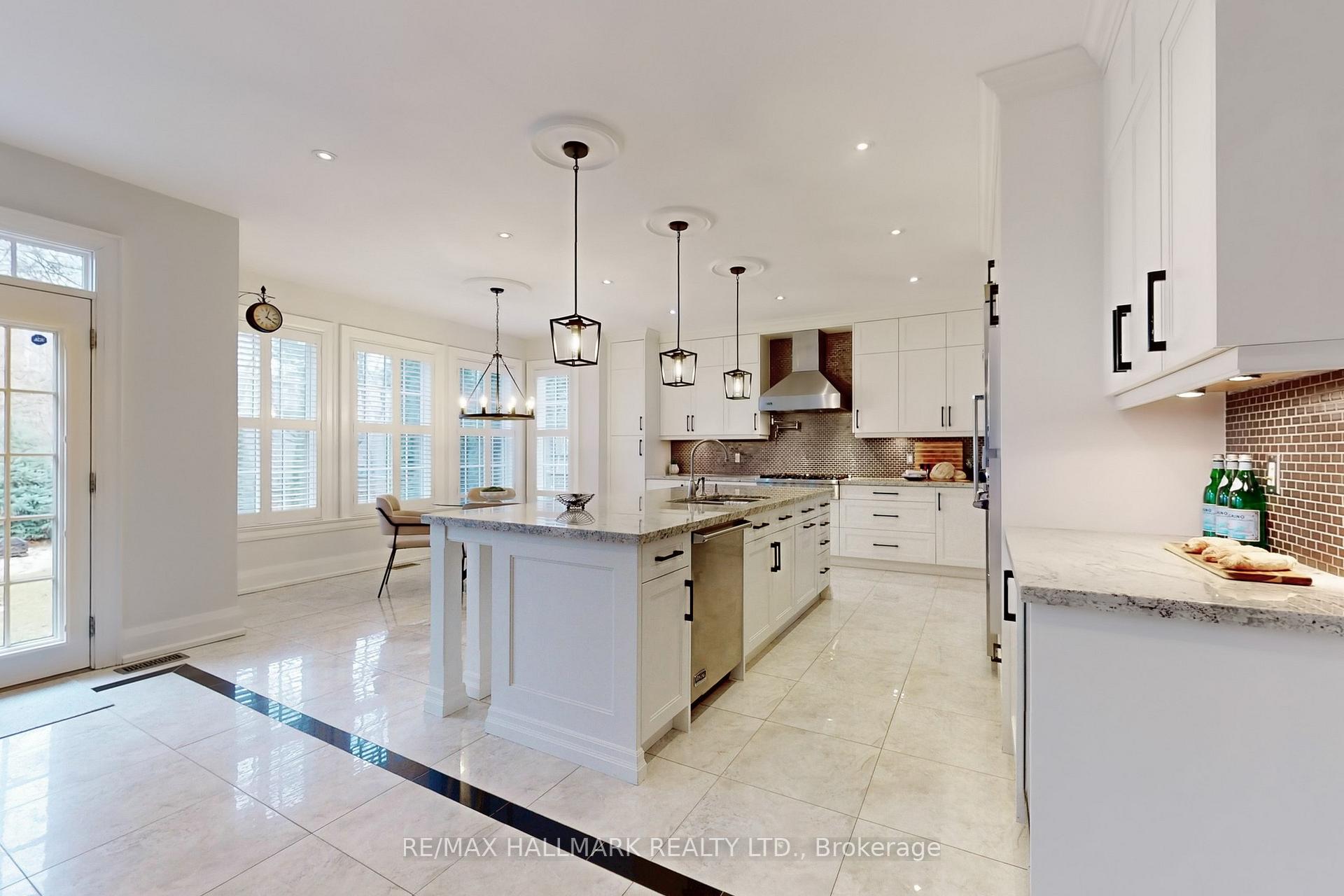Photo 14 of 194 Parkview Hill Crescent, Toronto, O'Connor-Parkview — HOMEH