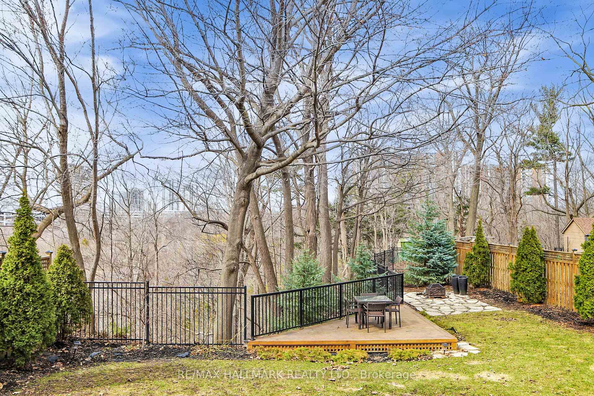Photo 36 of 194 Parkview Hill Crescent, Toronto, O'Connor-Parkview — HOMEH