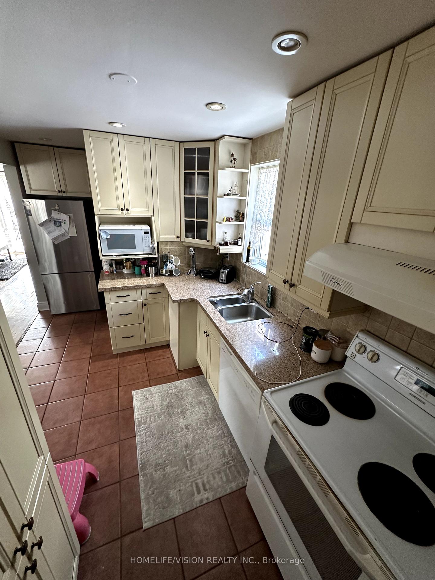 Photo 8 of 29 Glencrest Boulevard, Toronto, O'Connor-Parkview — HOMEH