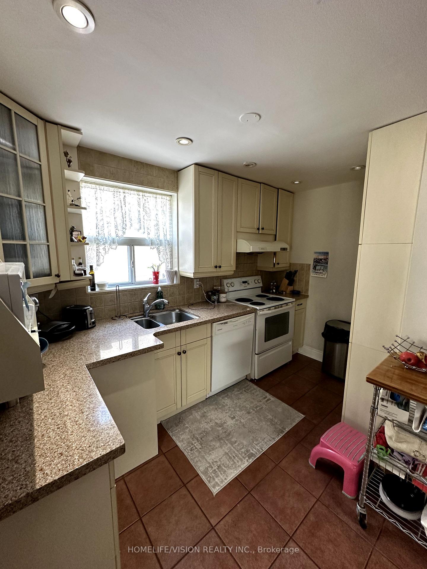 Photo 10 of 29 Glencrest Boulevard, Toronto, O'Connor-Parkview — HOMEH