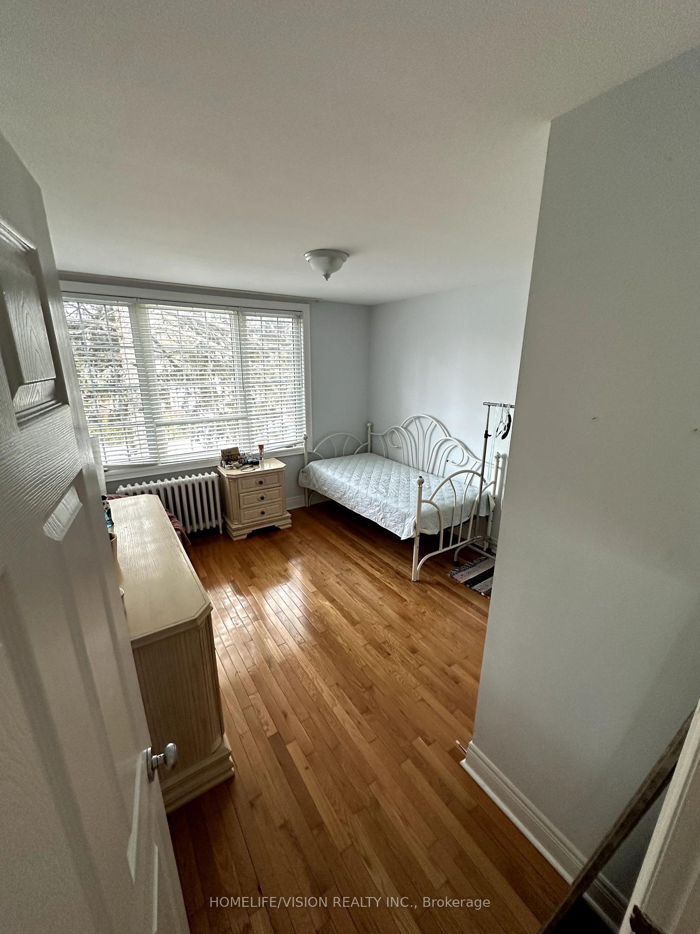 Photo 18 of 29 Glencrest Boulevard, Toronto, O'Connor-Parkview — HOMEH