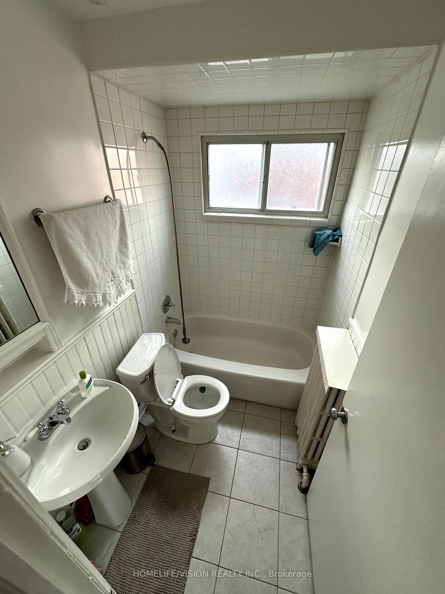 Photo 19 of 29 Glencrest Boulevard, Toronto, O'Connor-Parkview — HOMEH