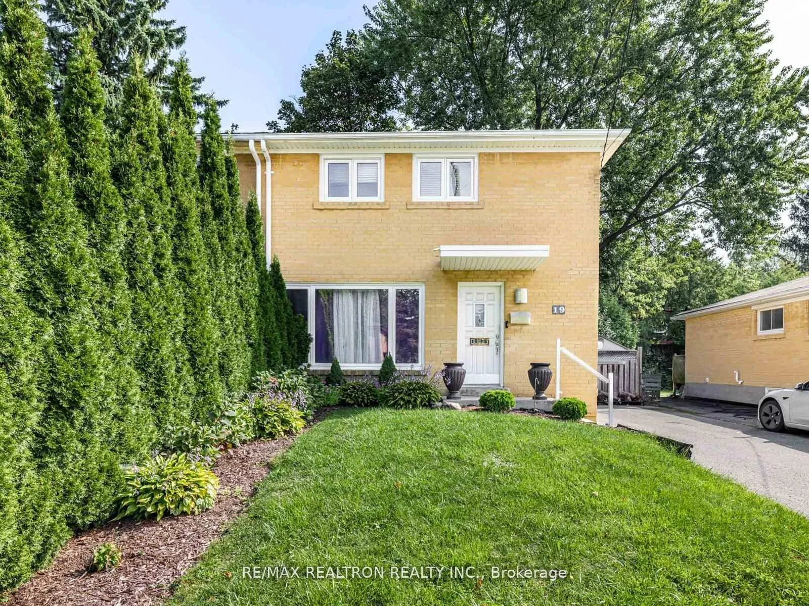 Photo 1 of 19 Davis Road, Aurora, Aurora Highlands — HOMEH