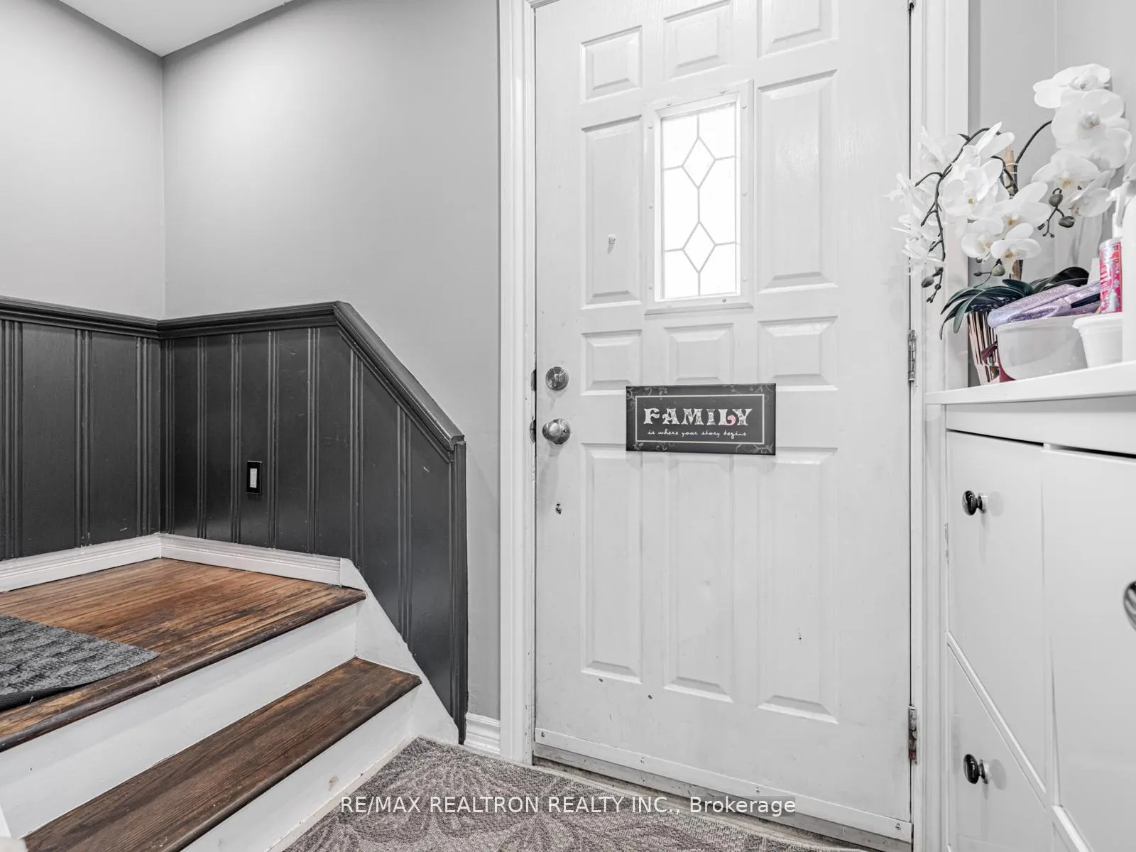 Photo 3 of 19 Davis Road, Aurora, Aurora Highlands — HOMEH