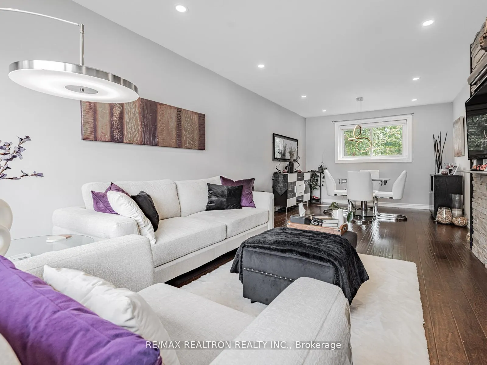Photo 7 of 19 Davis Road, Aurora, Aurora Highlands — HOMEH
