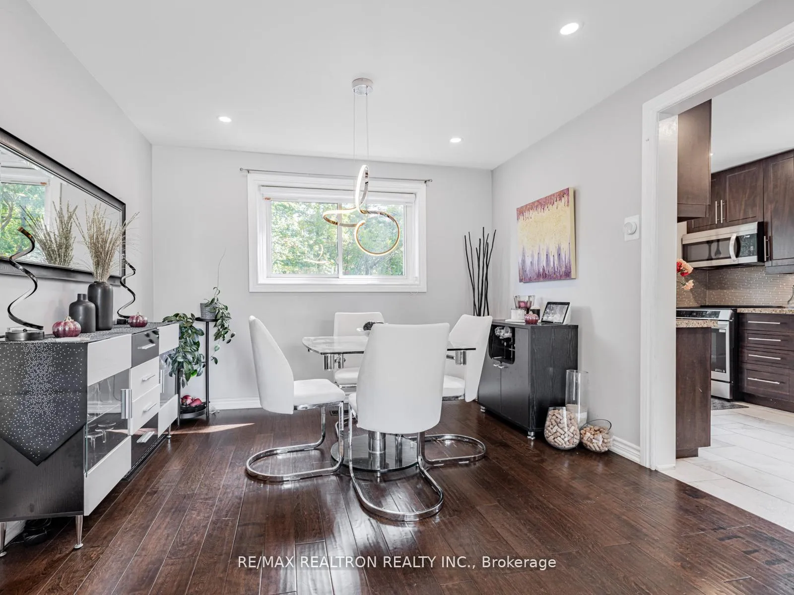 Photo 9 of 19 Davis Road, Aurora, Aurora Highlands — HOMEH