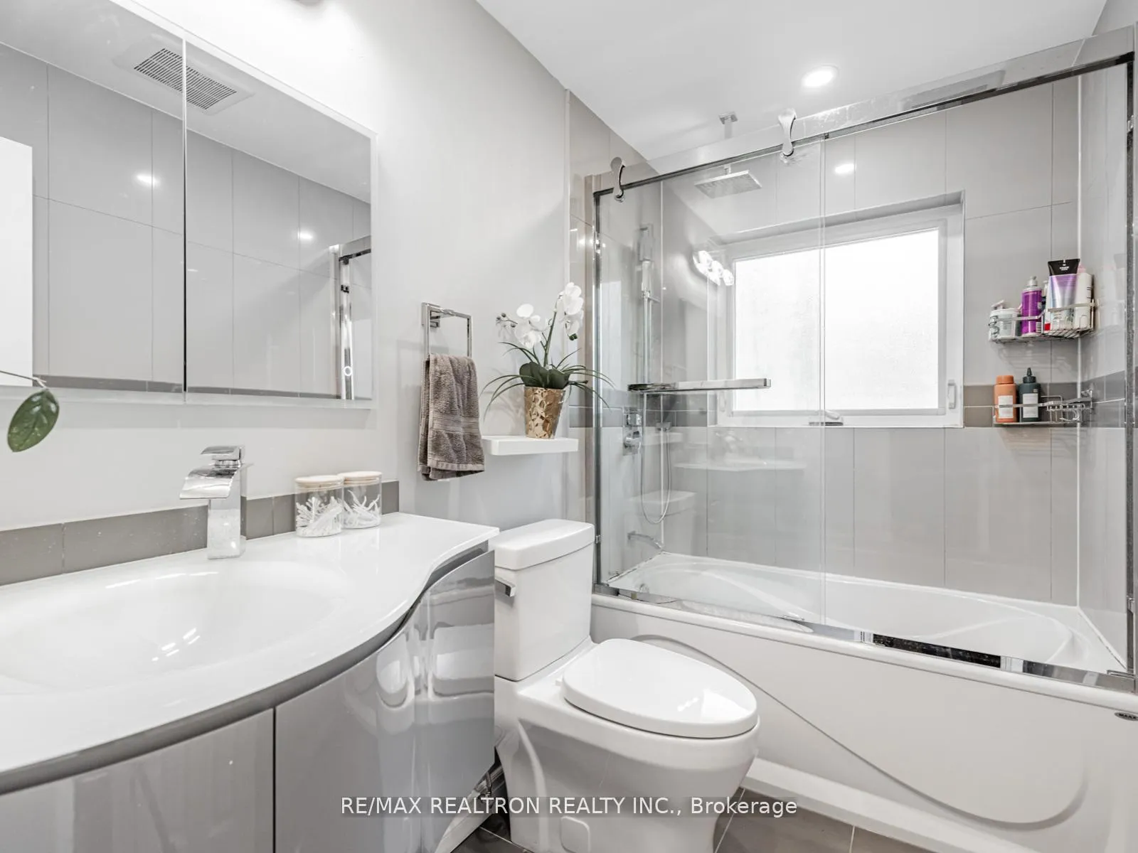 Photo 15 of 19 Davis Road, Aurora, Aurora Highlands — HOMEH