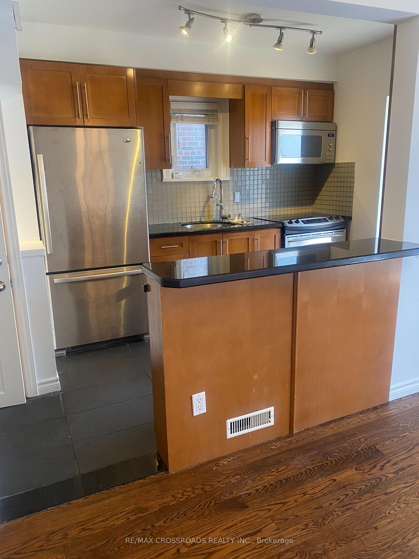 Photo 12 of 1076 Logan Avenue, Toronto, Broadview North — HOMEH