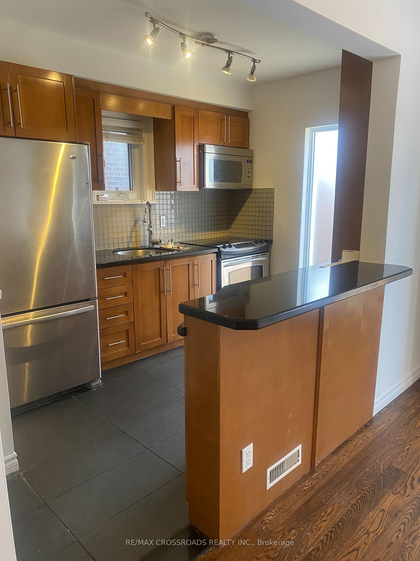 Photo 13 of 1076 Logan Avenue, Toronto, Broadview North — HOMEH
