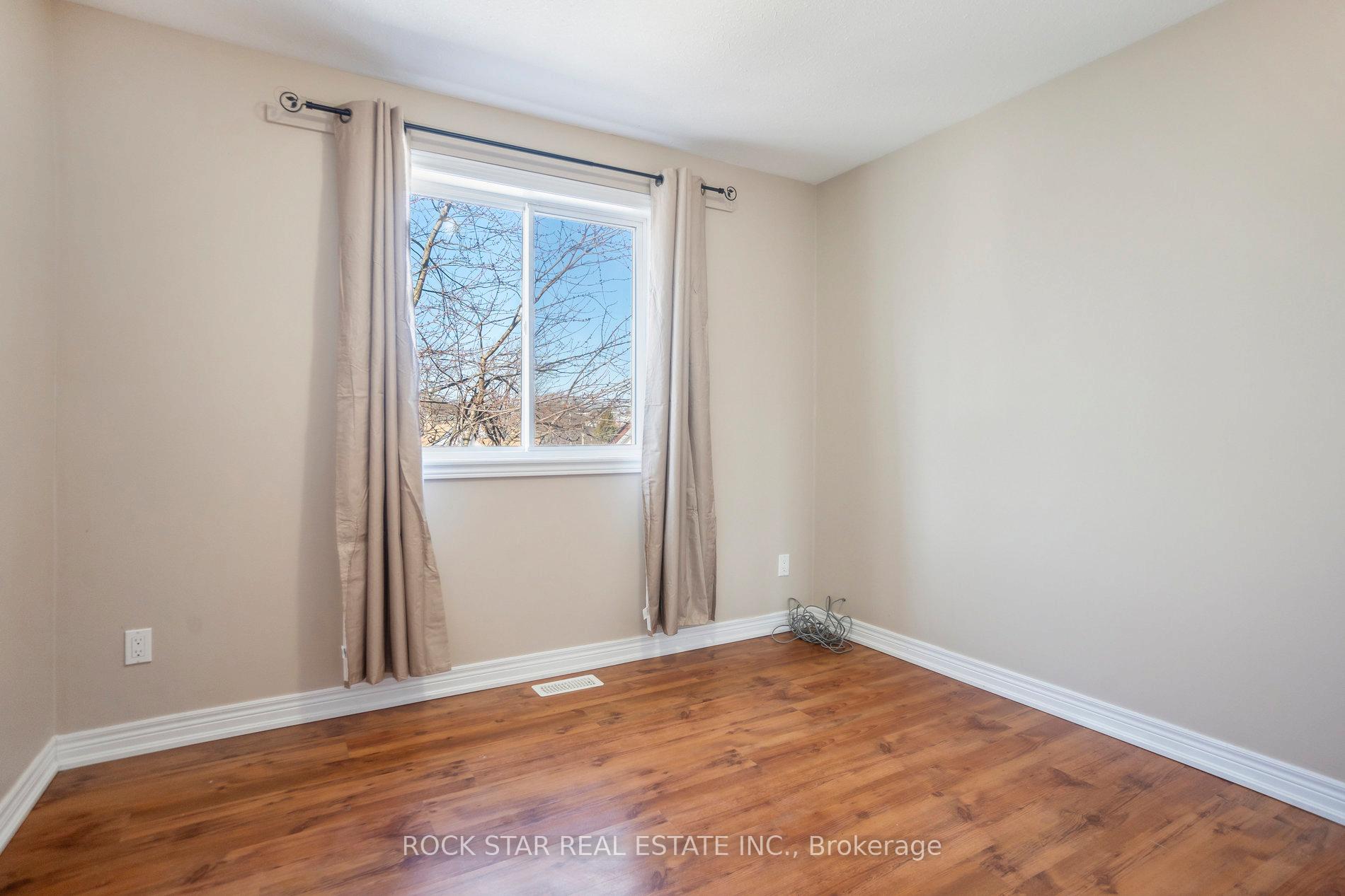 Photo 18 of 83 Wellington Street N, Thorold, Thorold Downtown — HOMEH