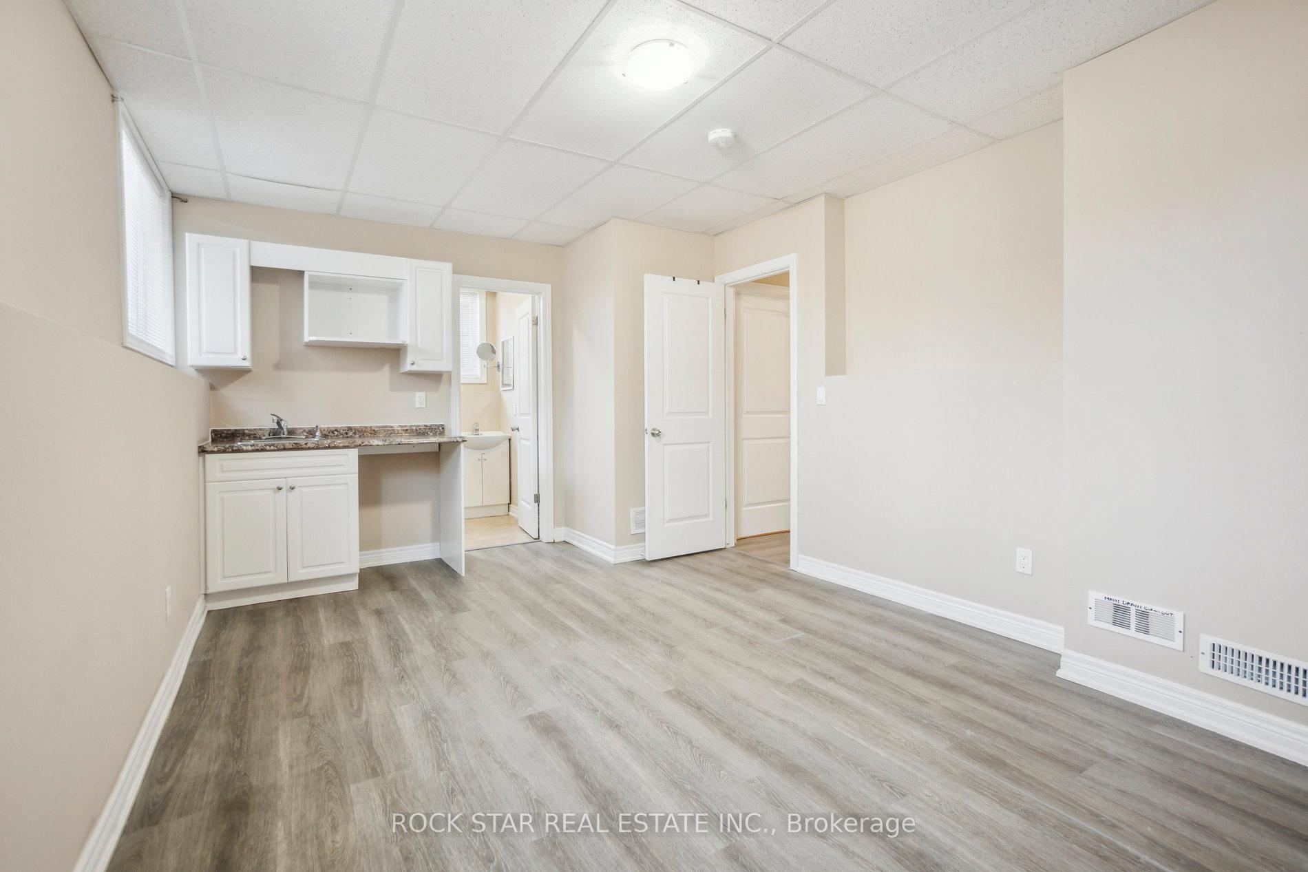 Photo 24 of 83 Wellington Street N, Thorold, Thorold Downtown — HOMEH