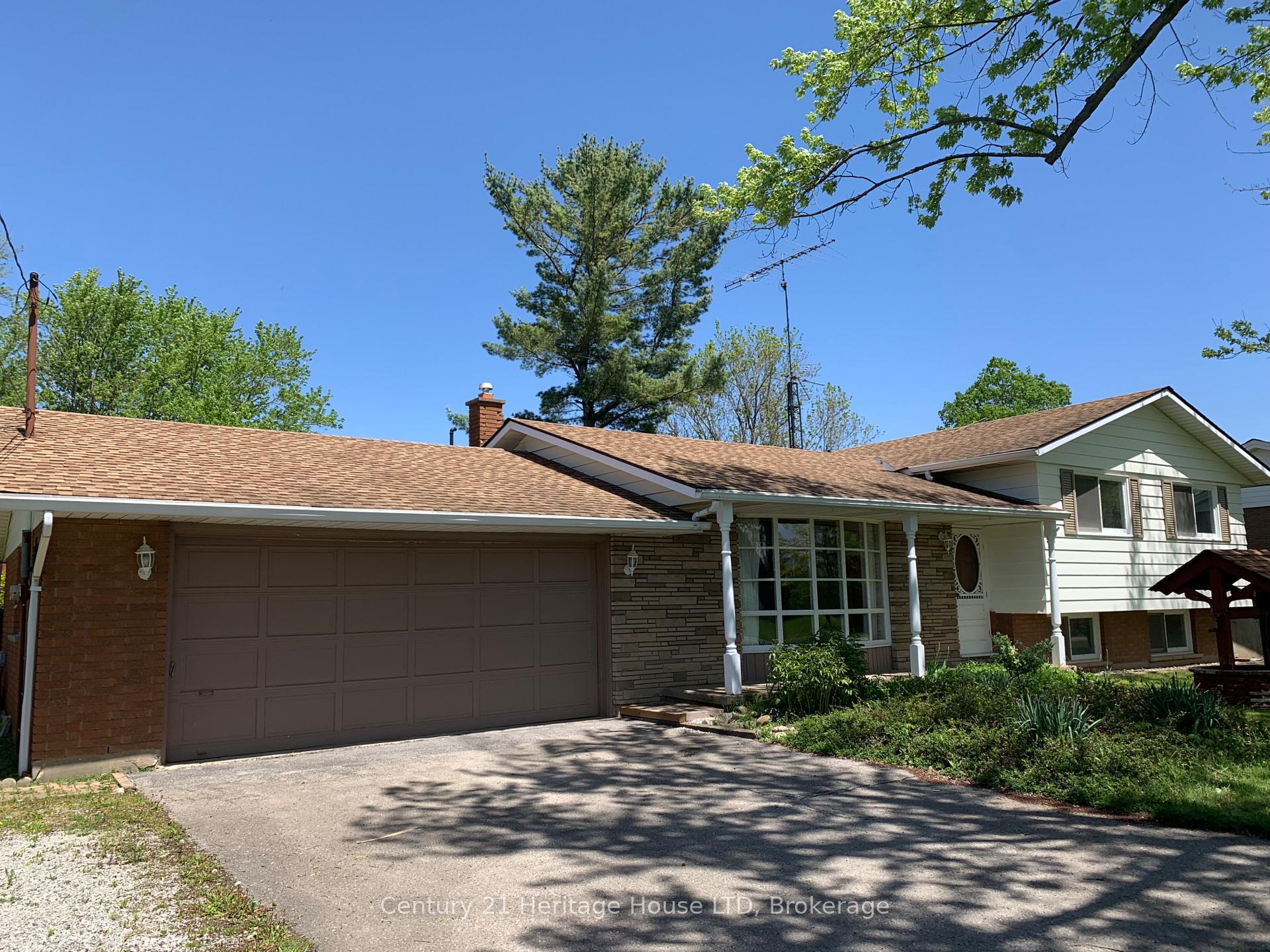 Photo 3 of 2764 Port Robinson Road, Thorold, Hurricane/Merrittville — HOMEH