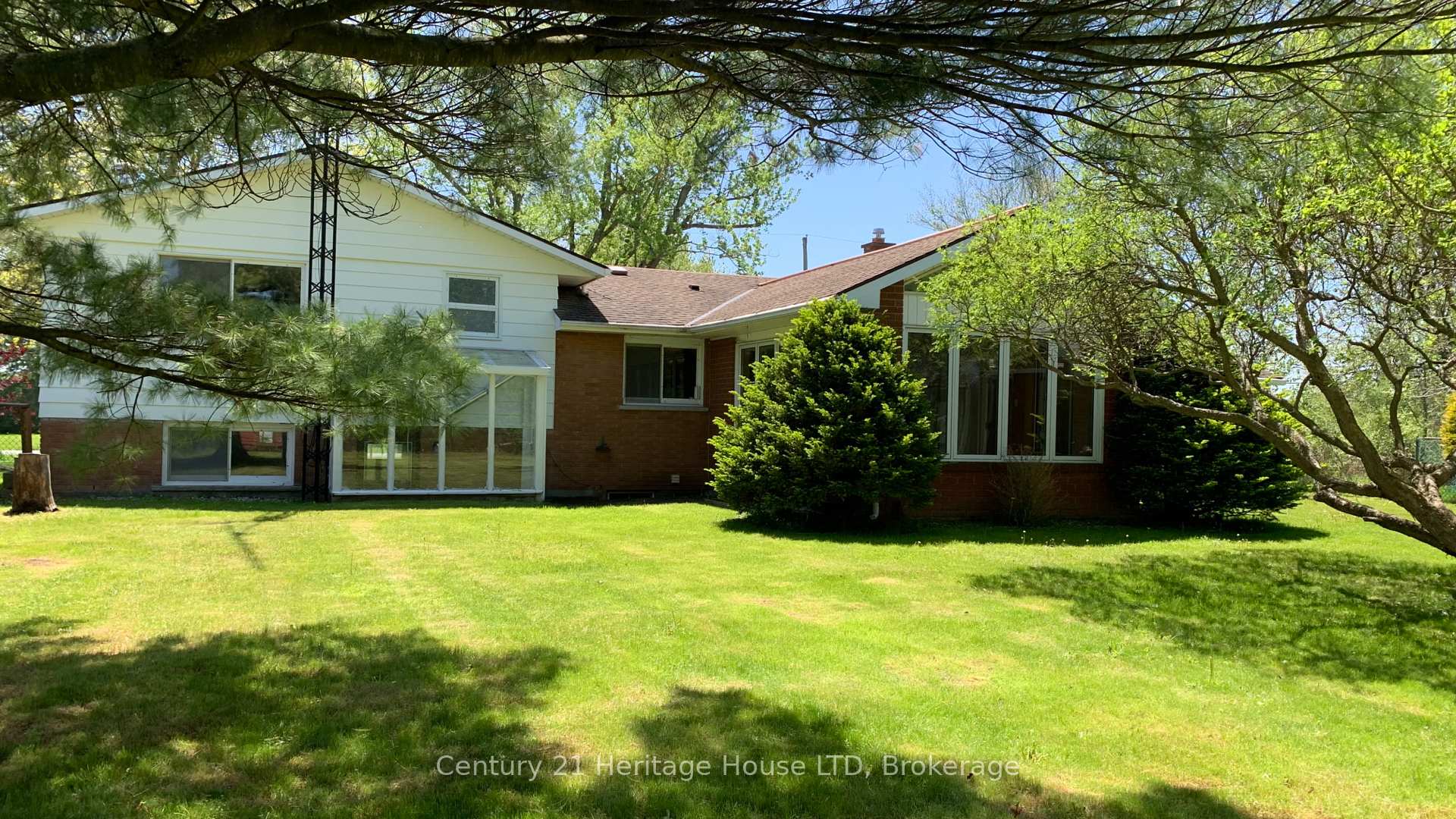 Photo 4 of 2764 Port Robinson Road, Thorold, Hurricane/Merrittville — HOMEH