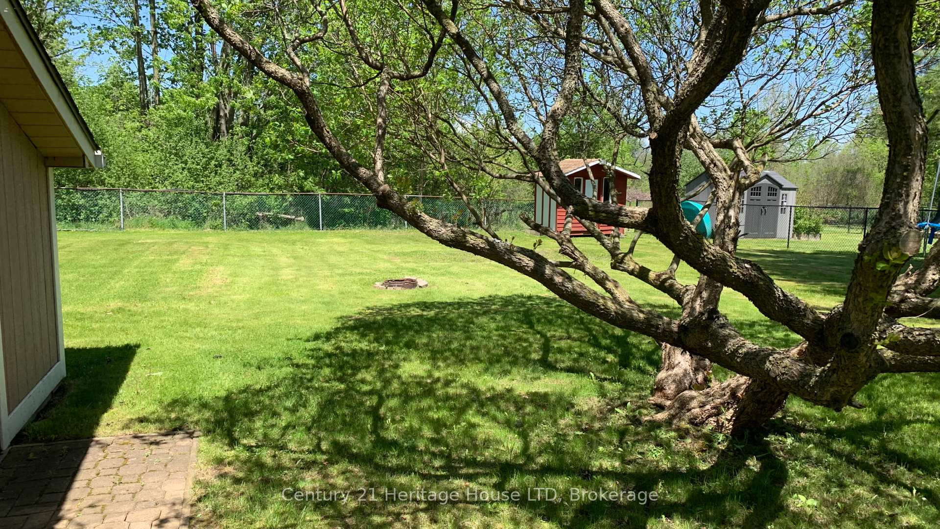Photo 7 of 2764 Port Robinson Road, Thorold, Hurricane/Merrittville — HOMEH