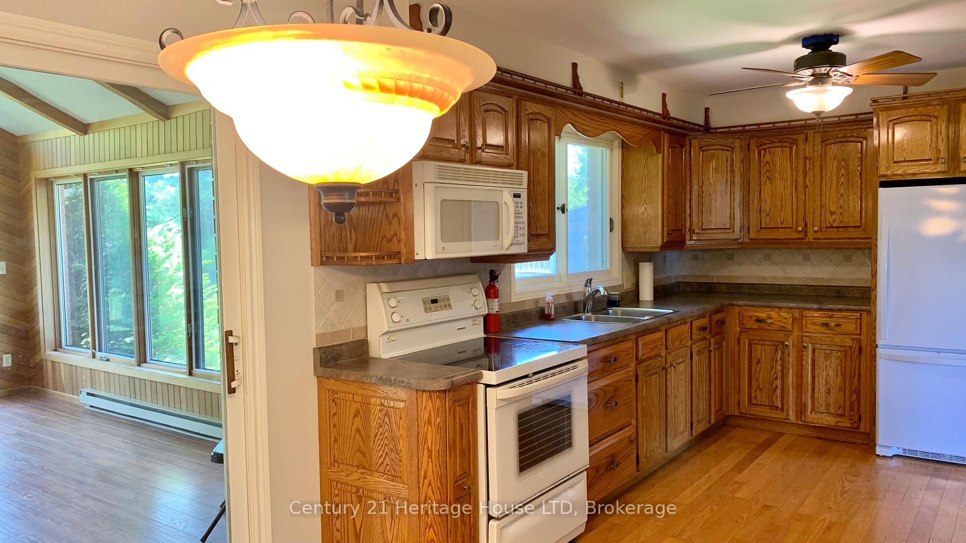 Photo 10 of 2764 Port Robinson Road, Thorold, Hurricane/Merrittville — HOMEH