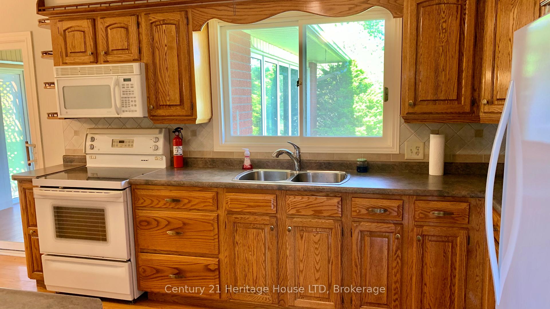 Photo 13 of 2764 Port Robinson Road, Thorold, Hurricane/Merrittville — HOMEH