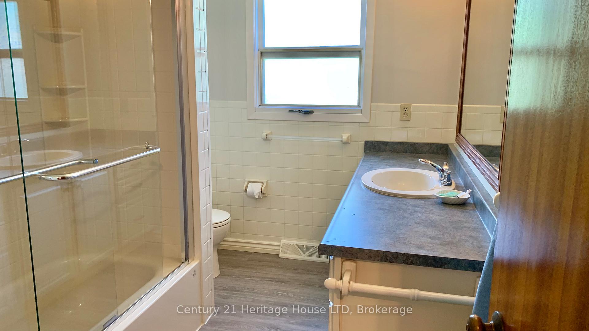 Photo 21 of 2764 Port Robinson Road, Thorold, Hurricane/Merrittville — HOMEH