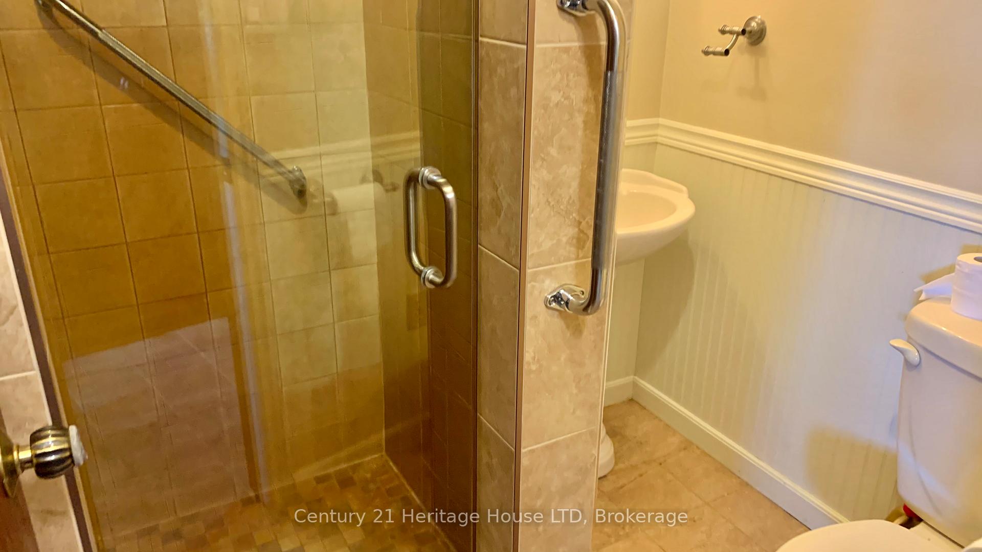 Photo 27 of 2764 Port Robinson Road, Thorold, Hurricane/Merrittville — HOMEH