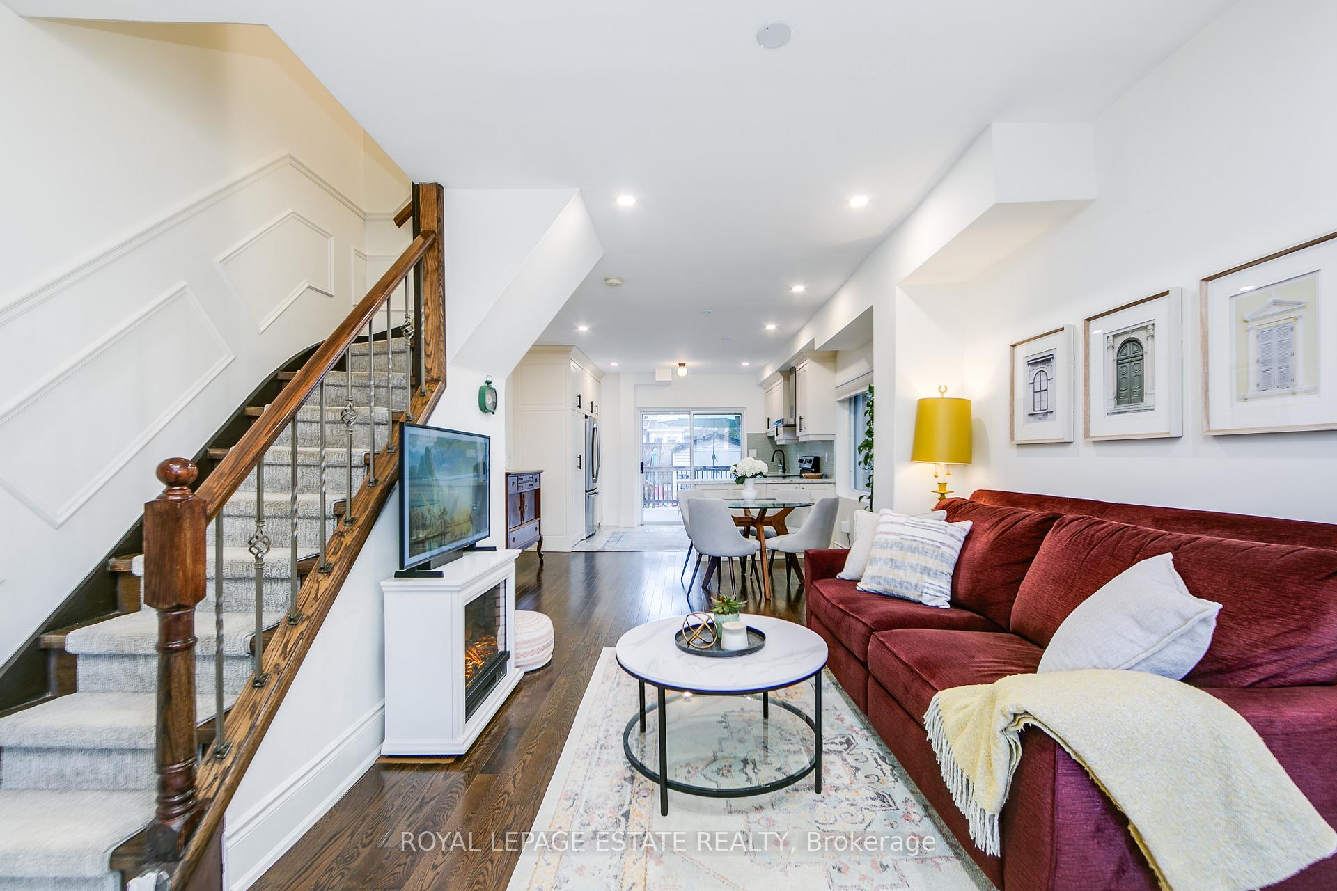 Photo 4 of 102 Springdale Boulevard, Toronto, Danforth Village-East York — HOMEH
